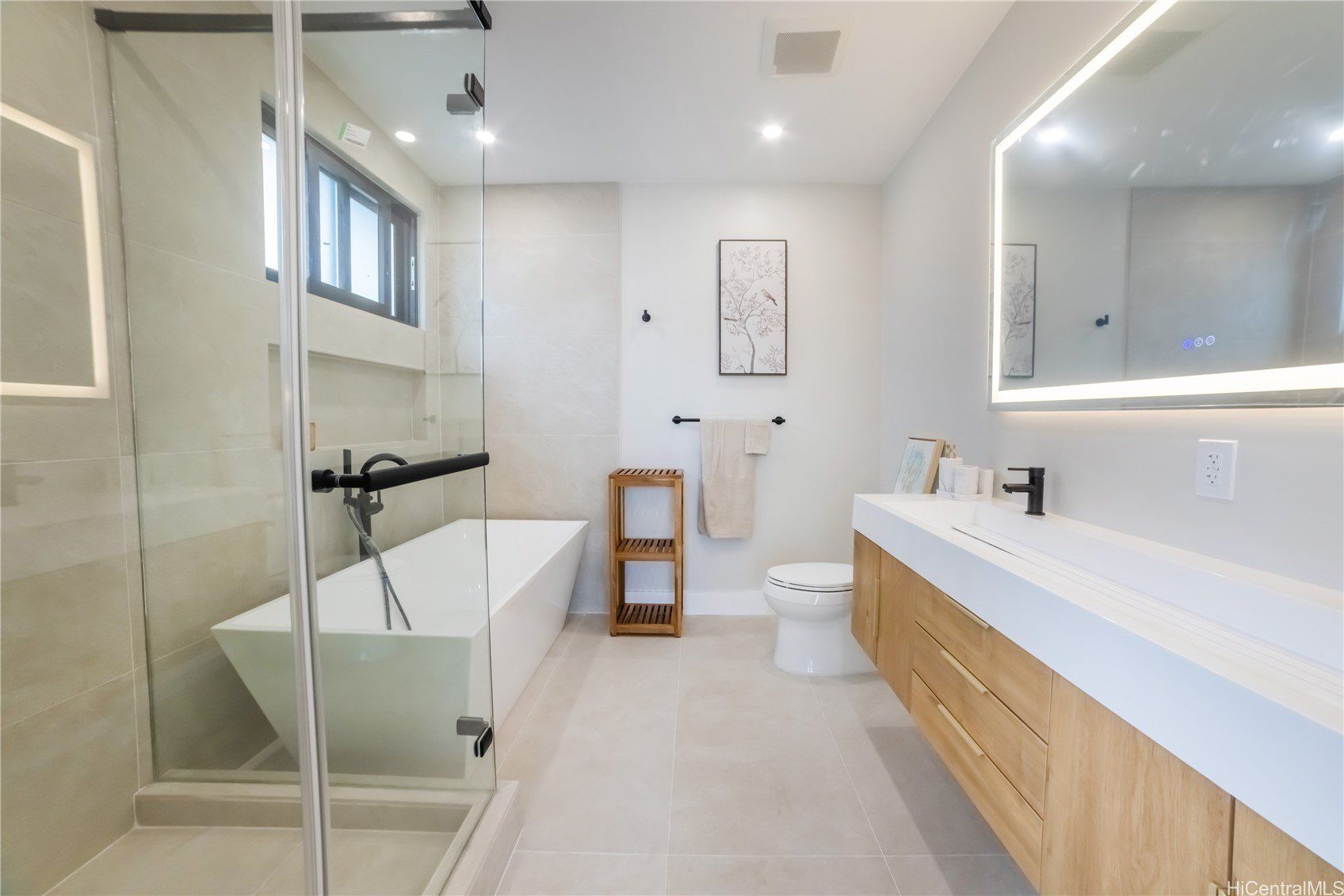 629 Halela Street Unit A. Kailua, HI 96734