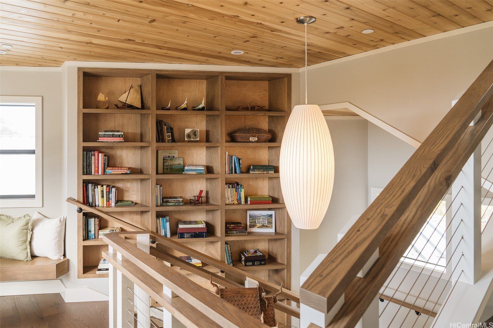 228 Forest Ridge Way. Honolulu, HI 96822