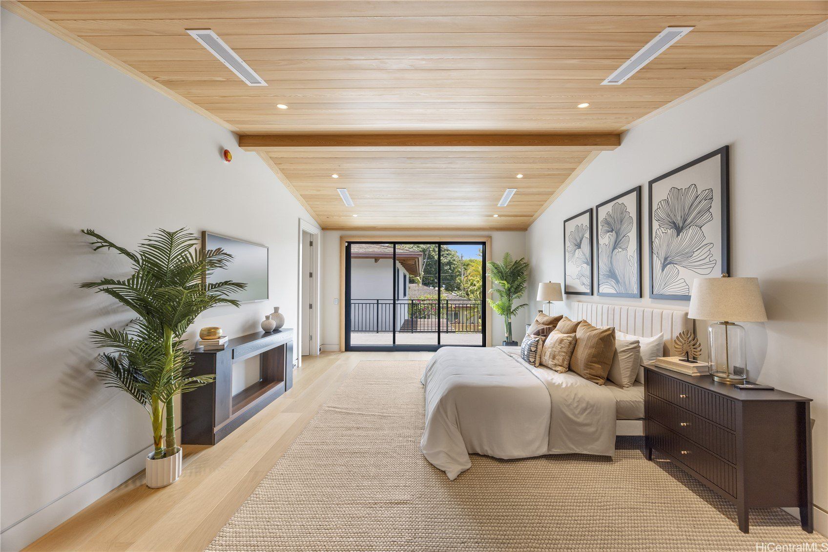 4561 Aukai Avenue. Honolulu, HI 96816