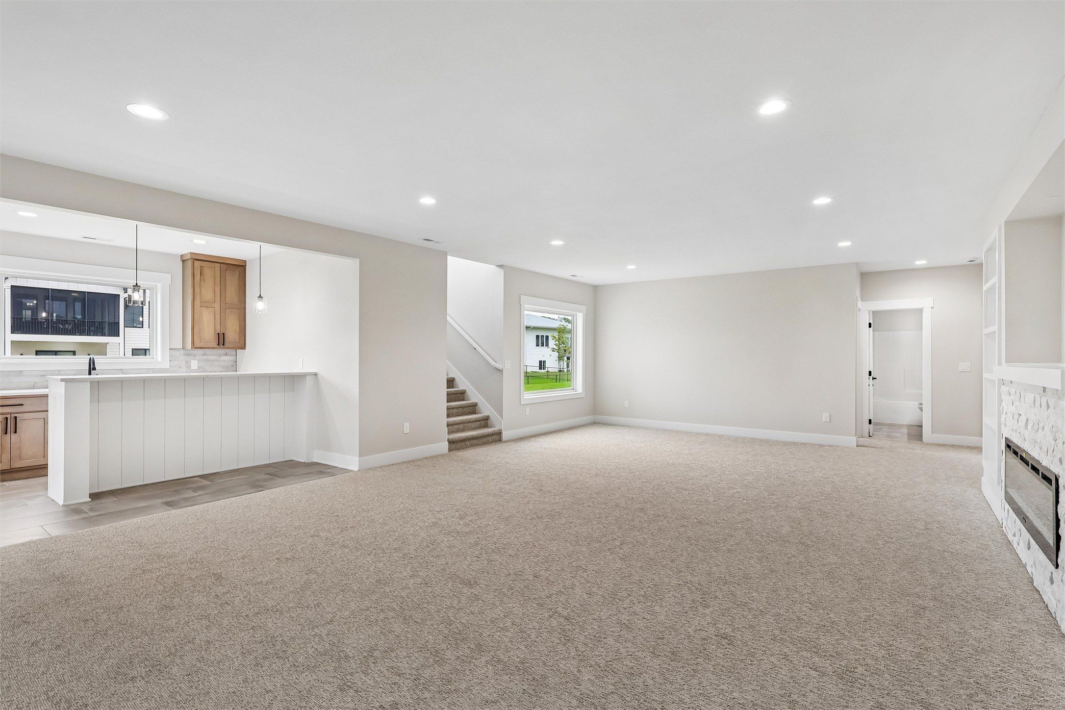 N Valley Drive. Urbandale, IA 50263