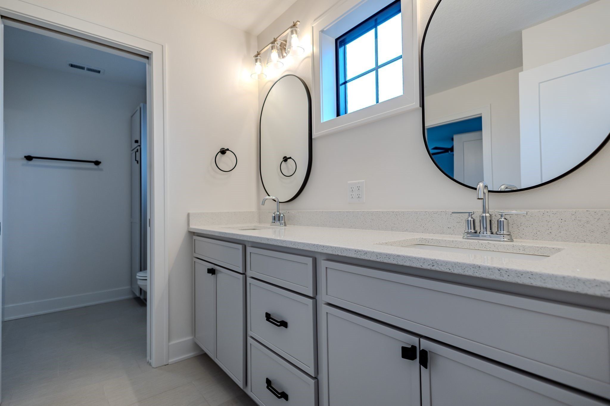 1010 Ne 59Th Court. Ankeny, IA 50021