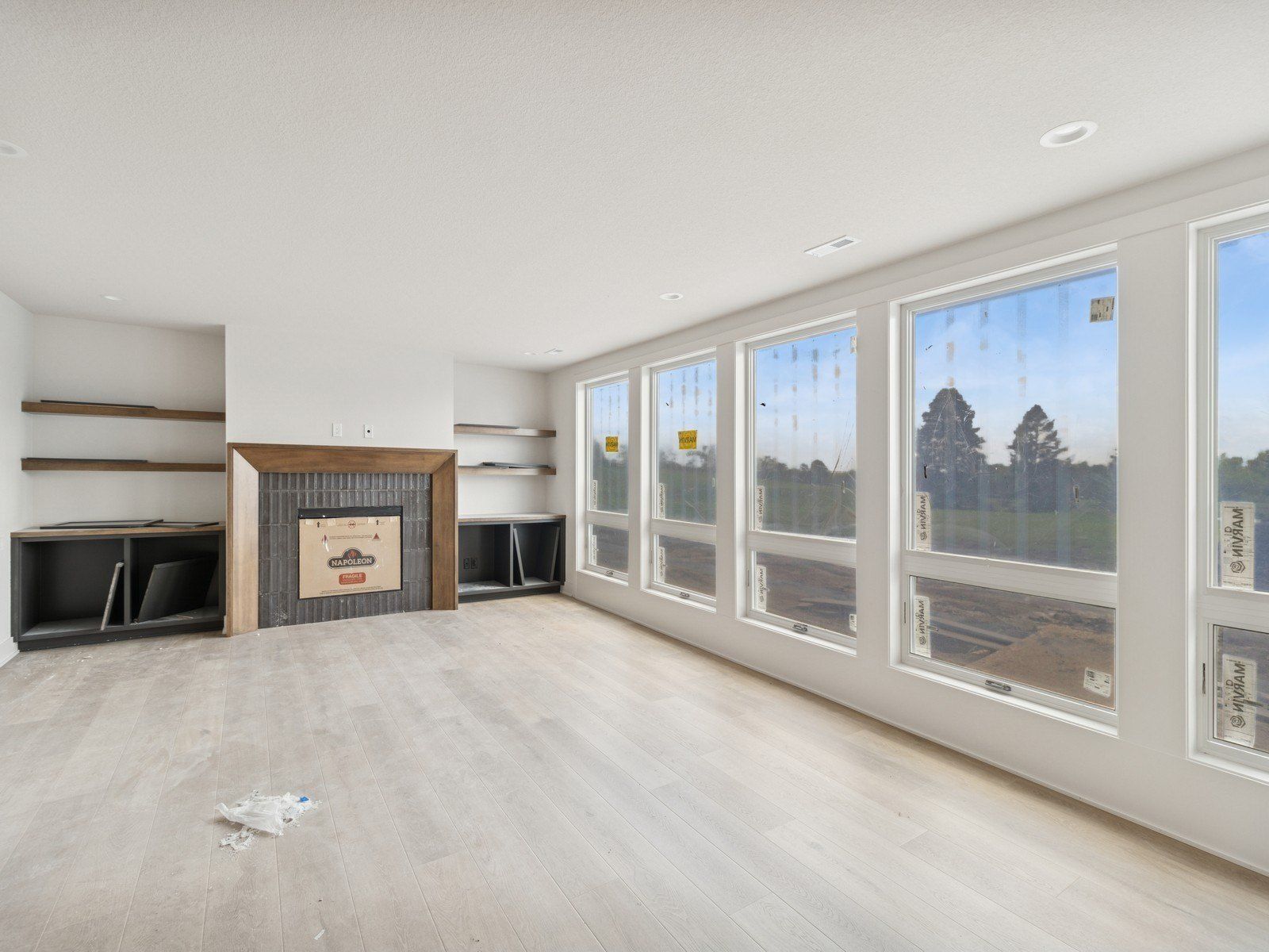 17406 Oakwood Drive. Urbandale, IA 50322