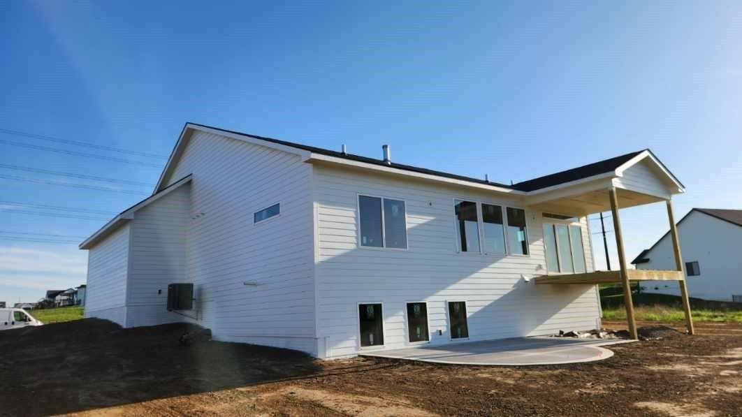 16307 Ironwood Lane. Grimes, IA 50111