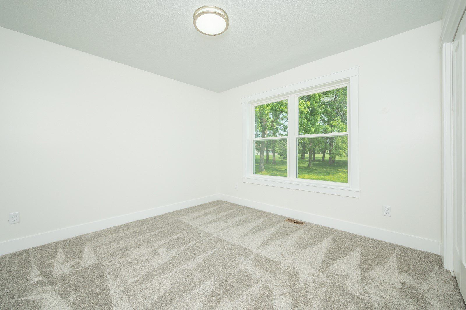 1354 E 26Th Street. Des Moines, IA 50317