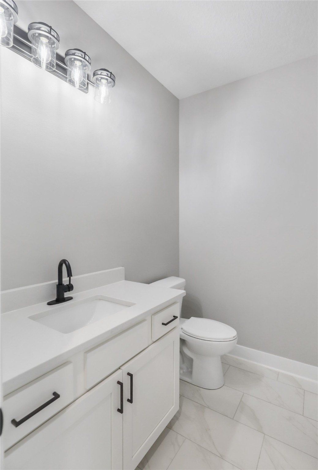 1201 Lakeview Circle Nw. Bondurant, IA 50035