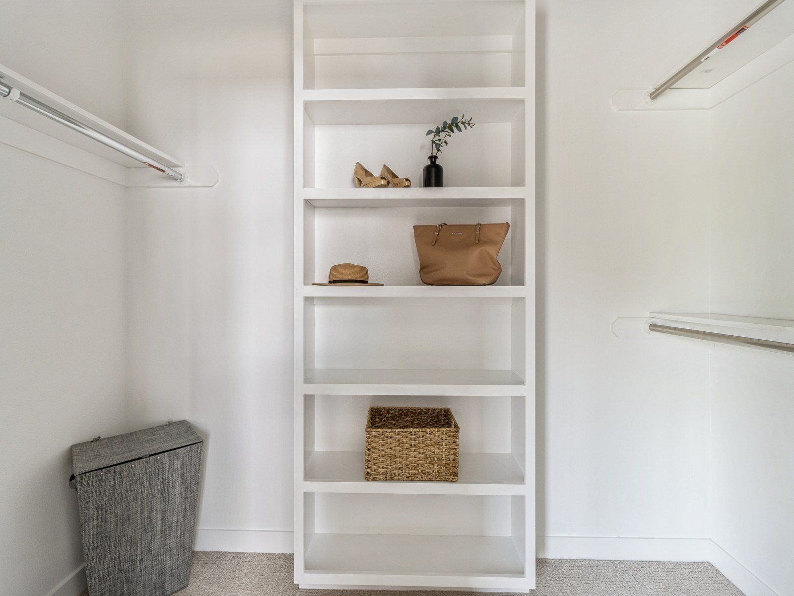 15536 Rocklyn Place. Clive, IA 50325