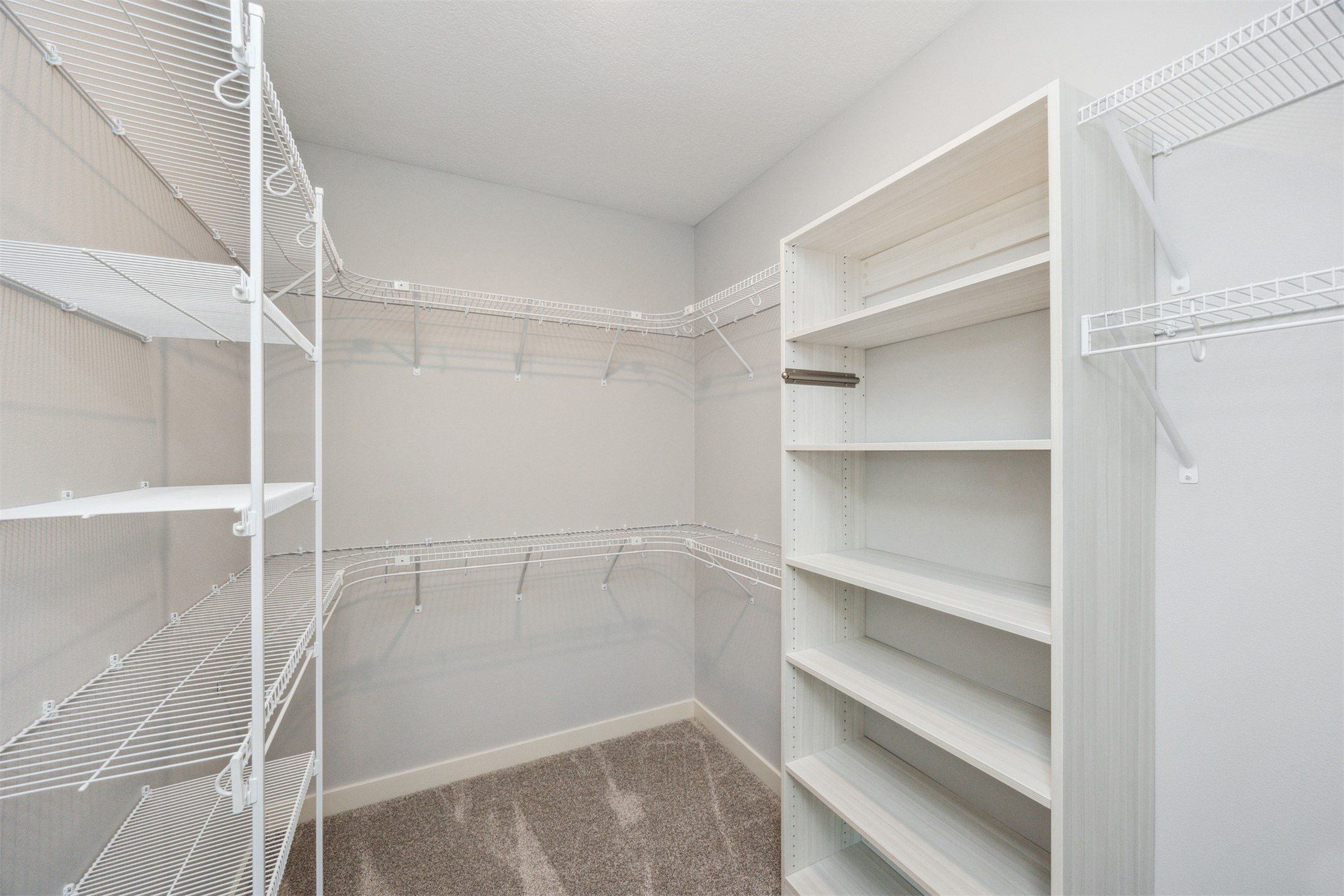 18274 Hidden Knoll. Clive, IA 50325