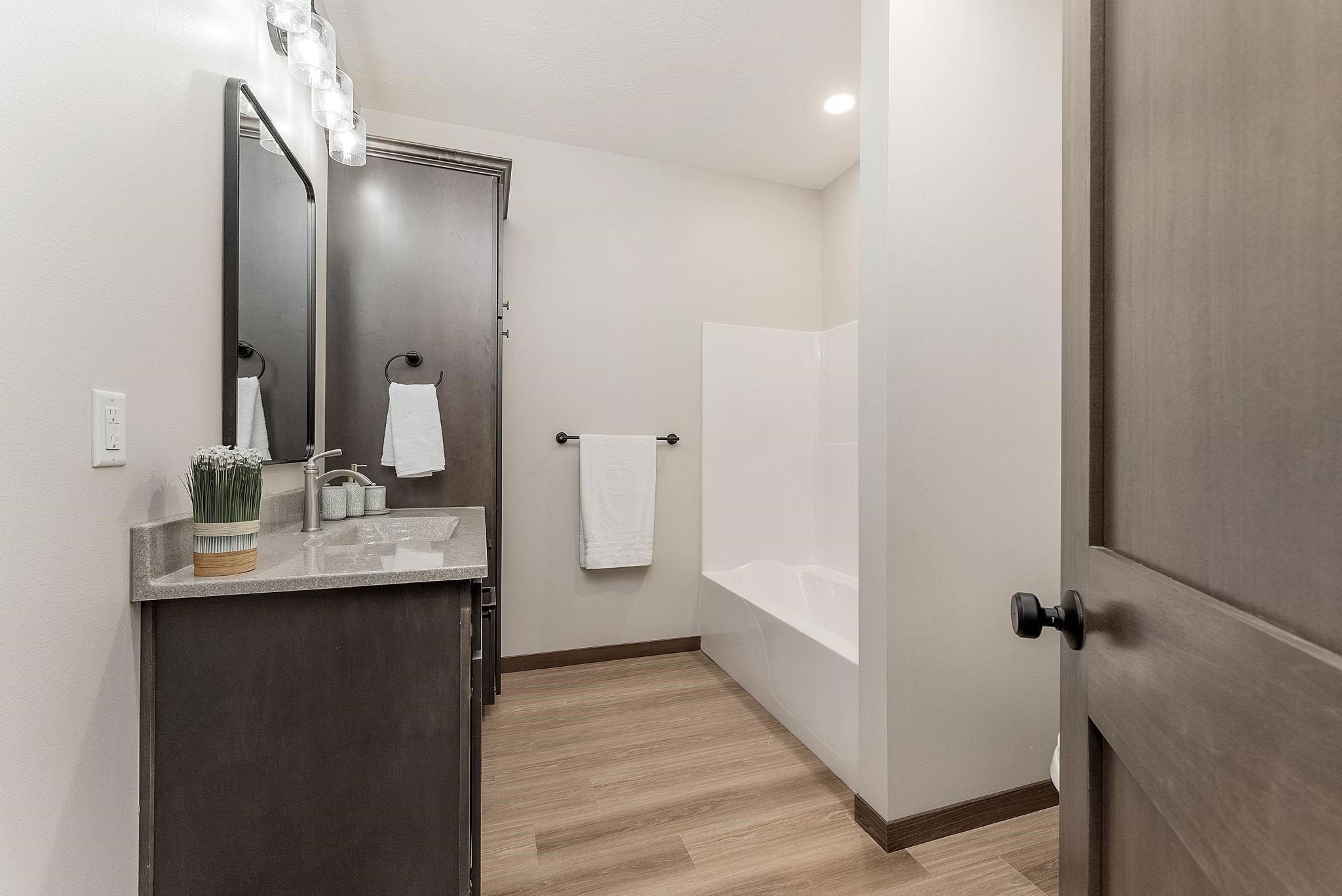 1302 Castle Street. Larchwood, IA 51241