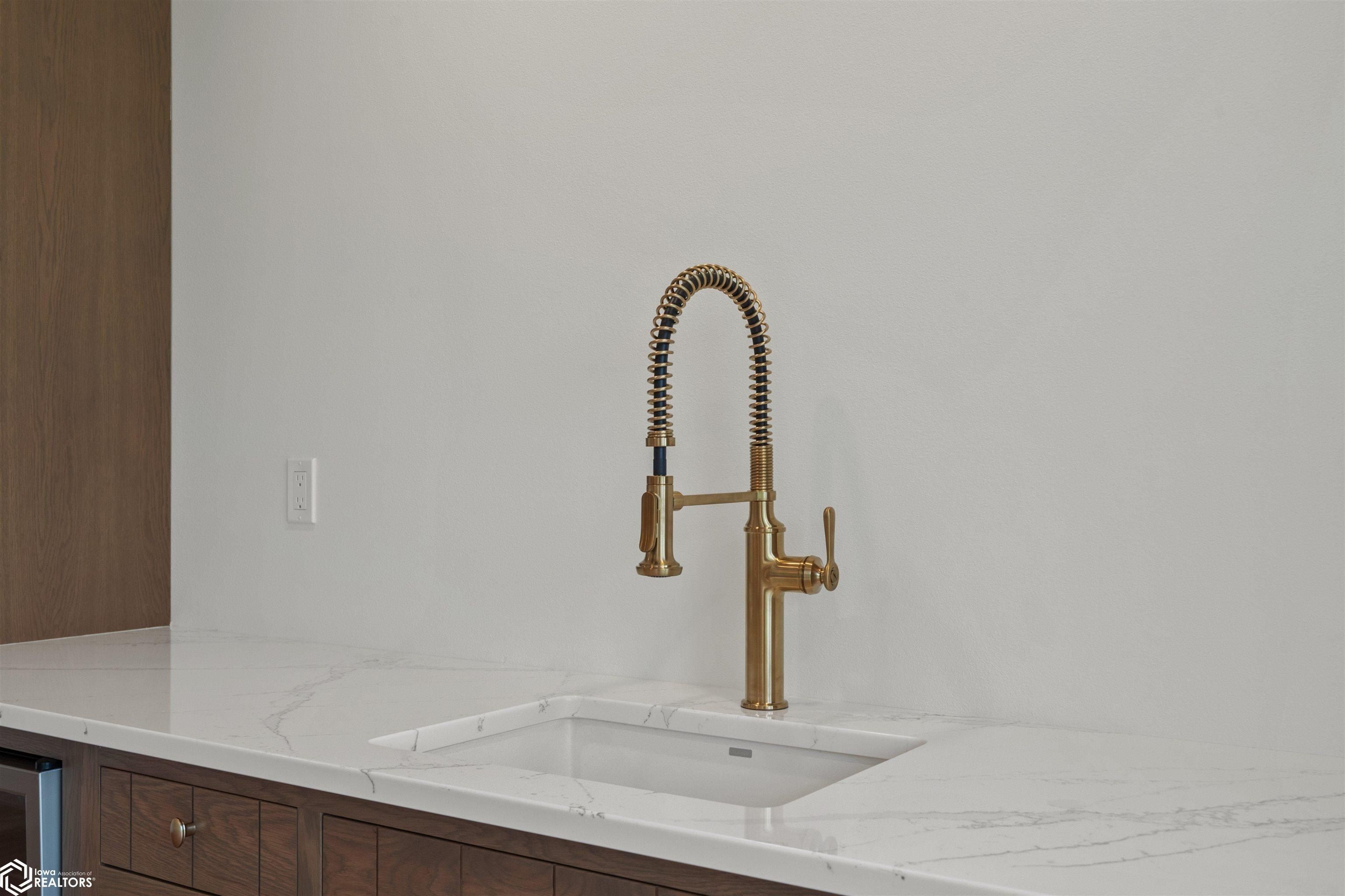 550 Harvest Road. Pella, IA 50219