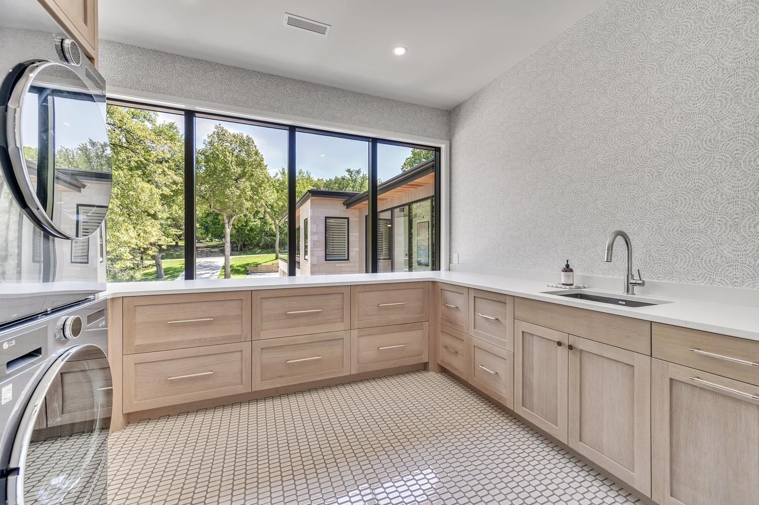 5009 Lake Shore Drive. Okoboji, IA 51355