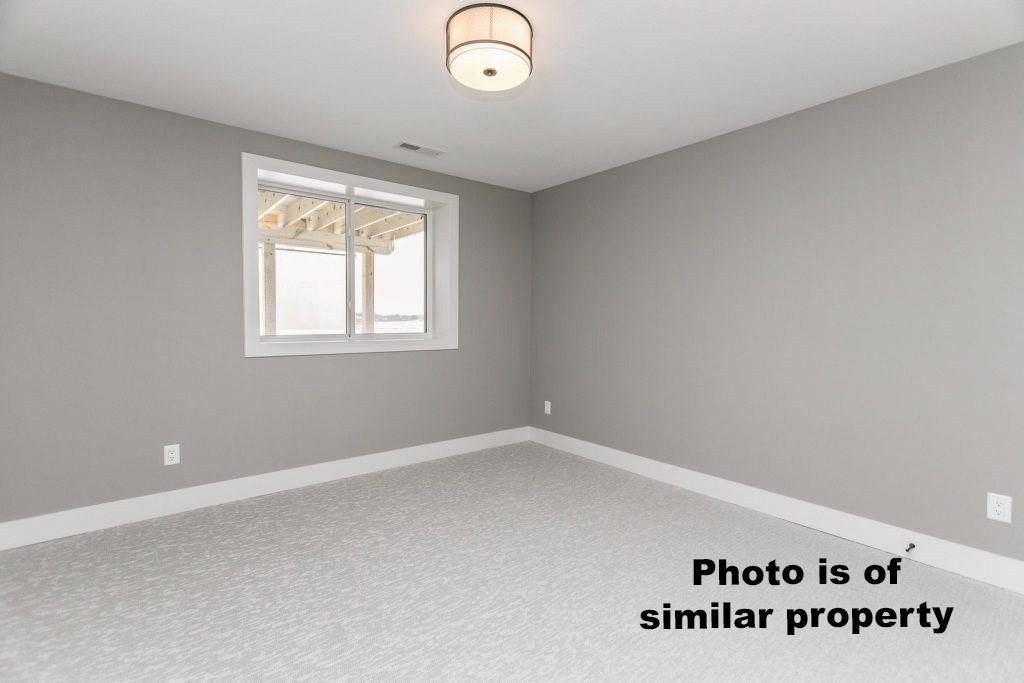 717 Pointer Circle. Center Point, IA 52213