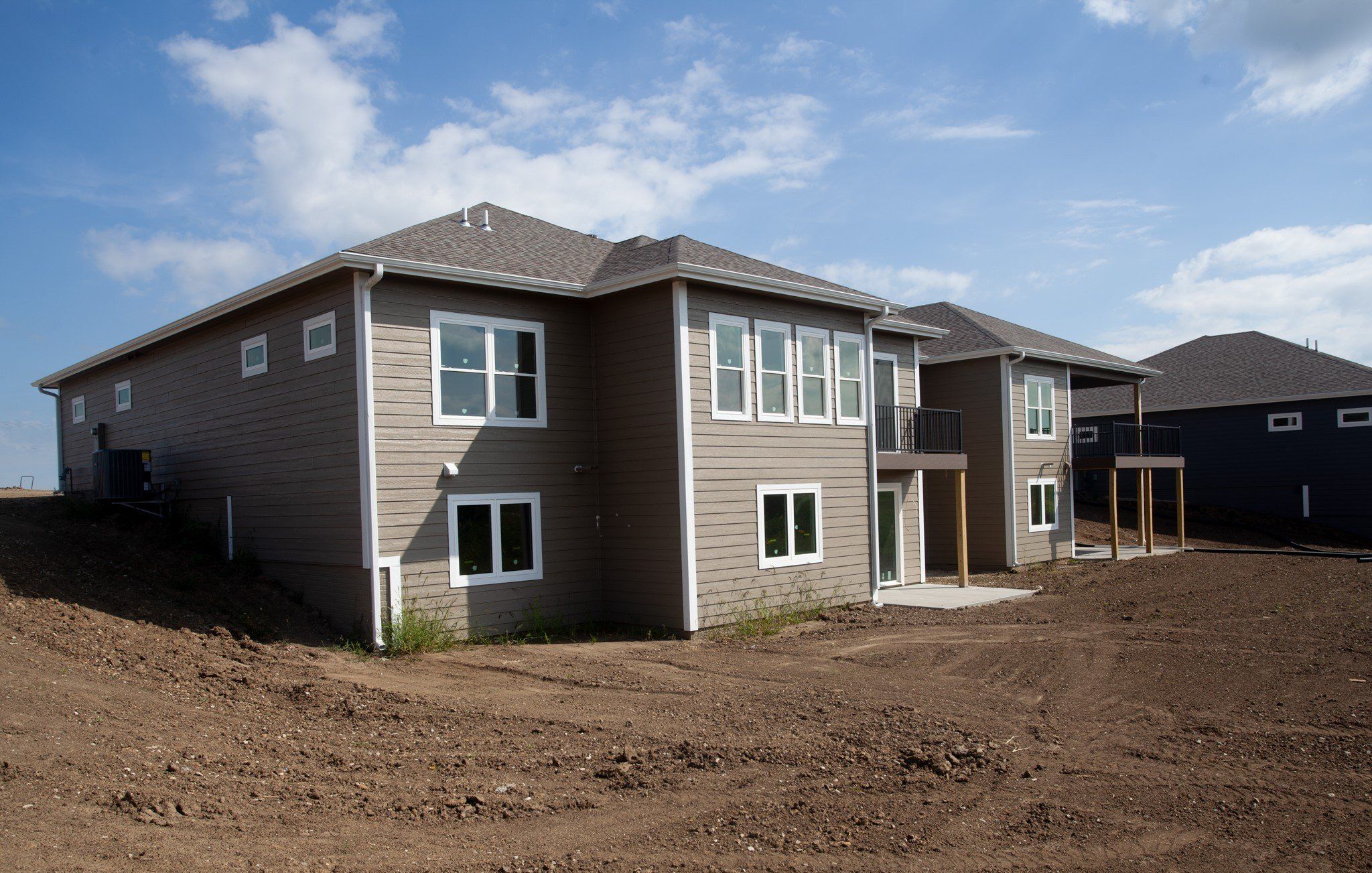 2347 N 10Th Avenue E. Newton, IA 50208