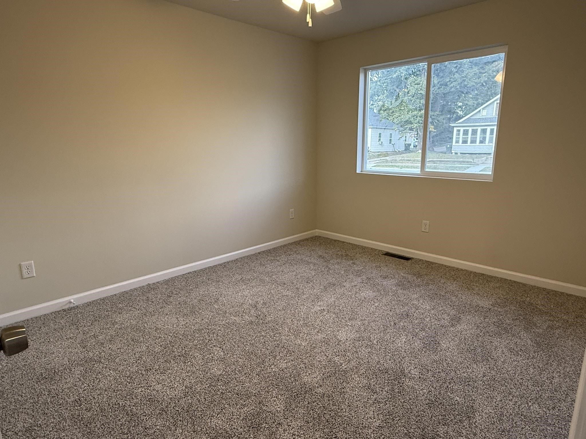 423 S Rustin. Sioux City, IA 51106