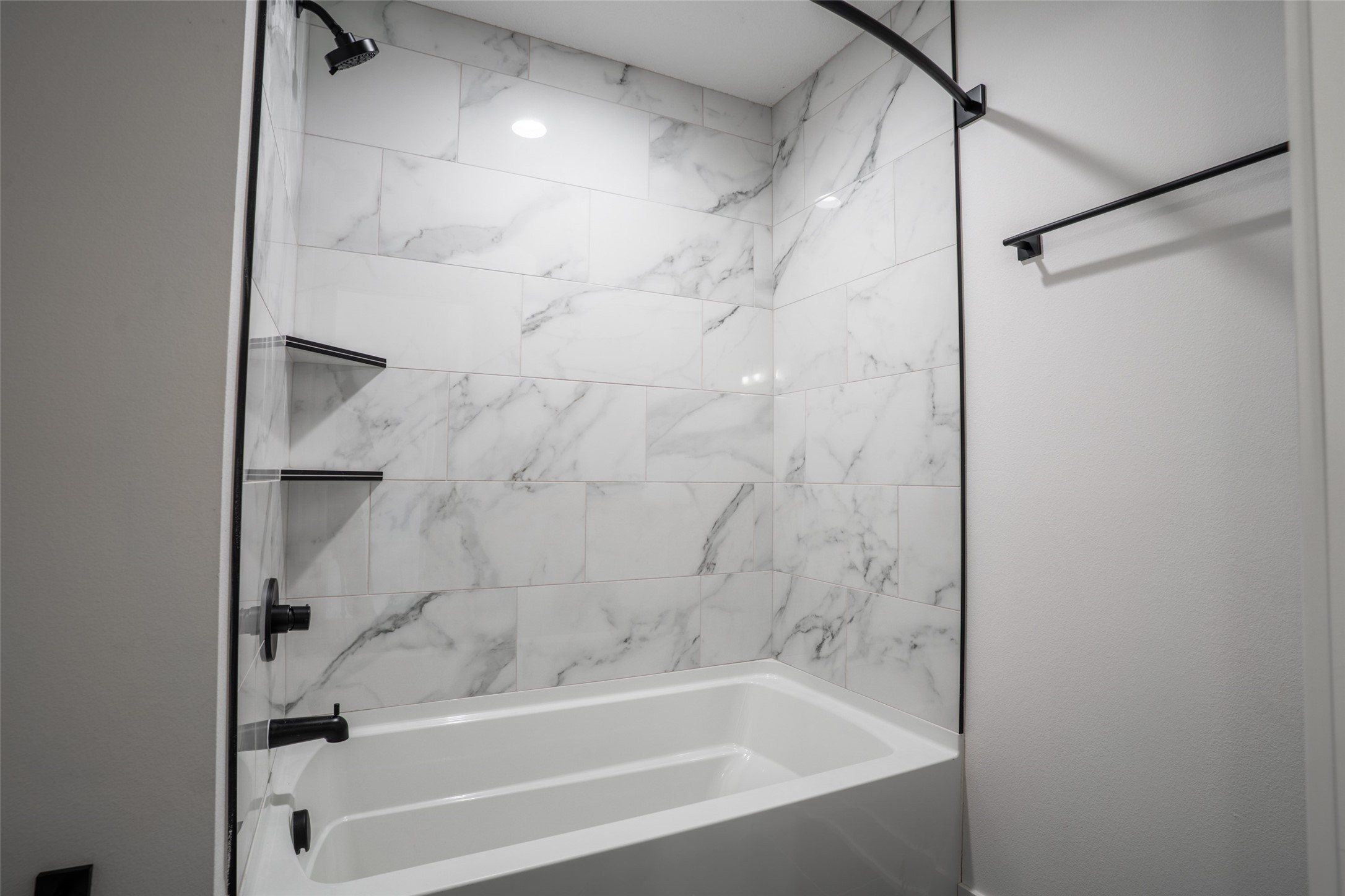 537 Se Walnut Woods Drive. West Des Moines, IA 50265