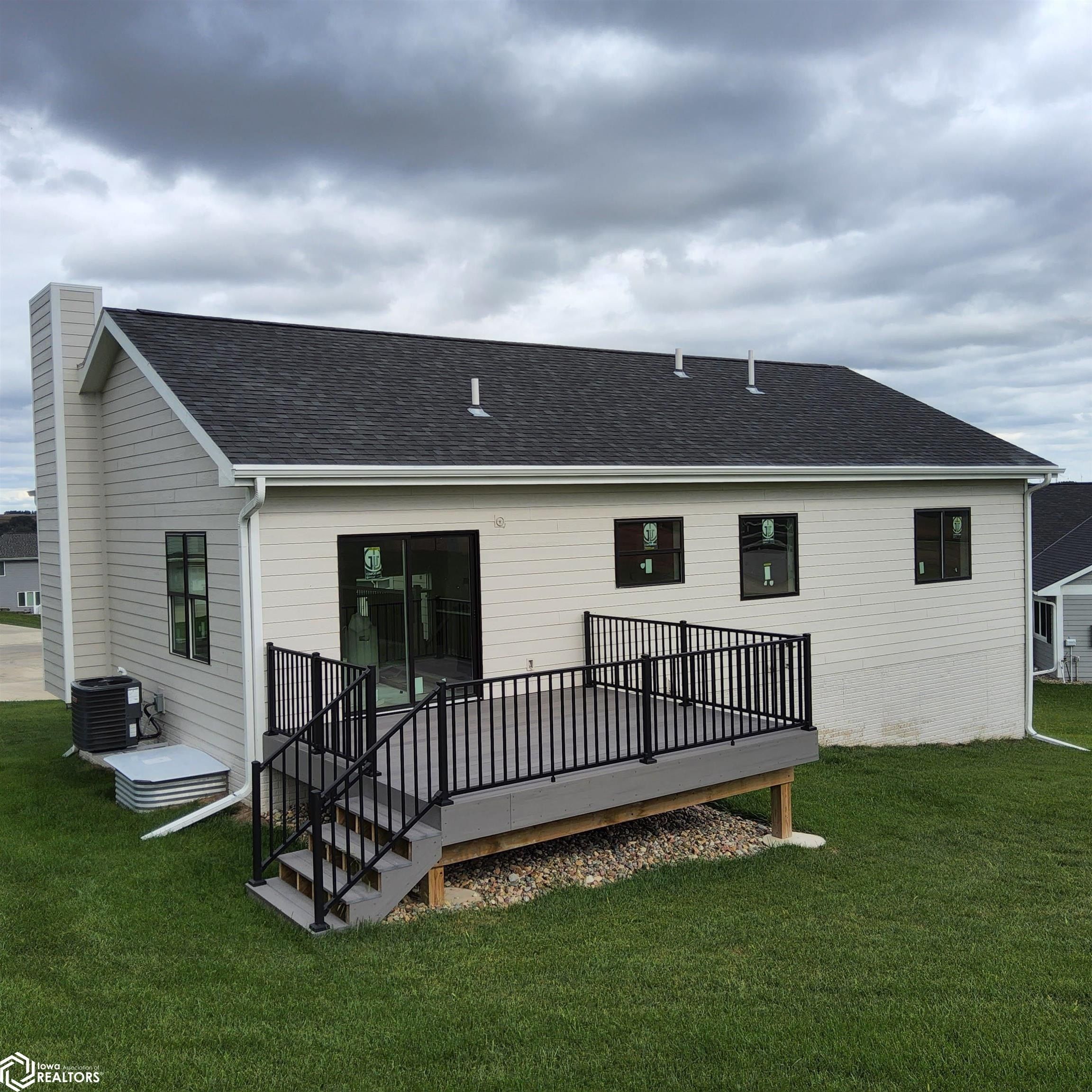 511 E Wood Street. Avoca, IA 51521