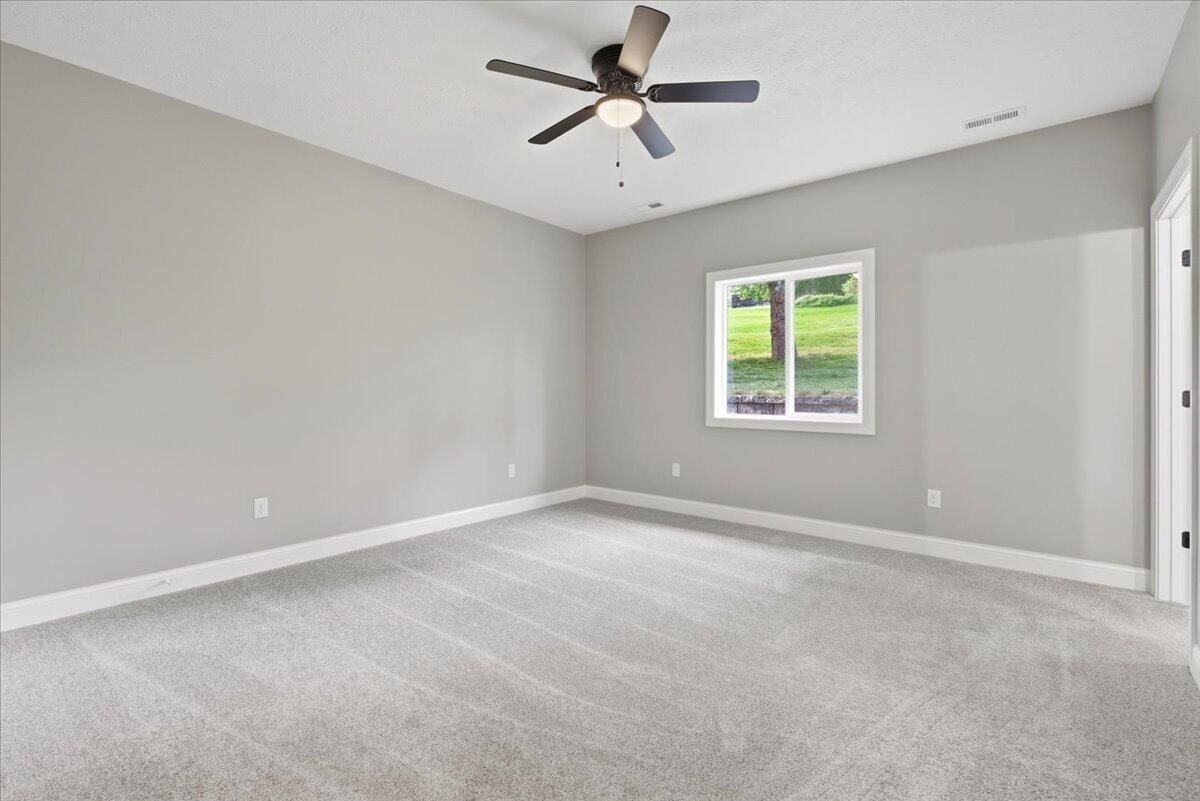 218 Brent Lane. Council Bluffs, IA 51503