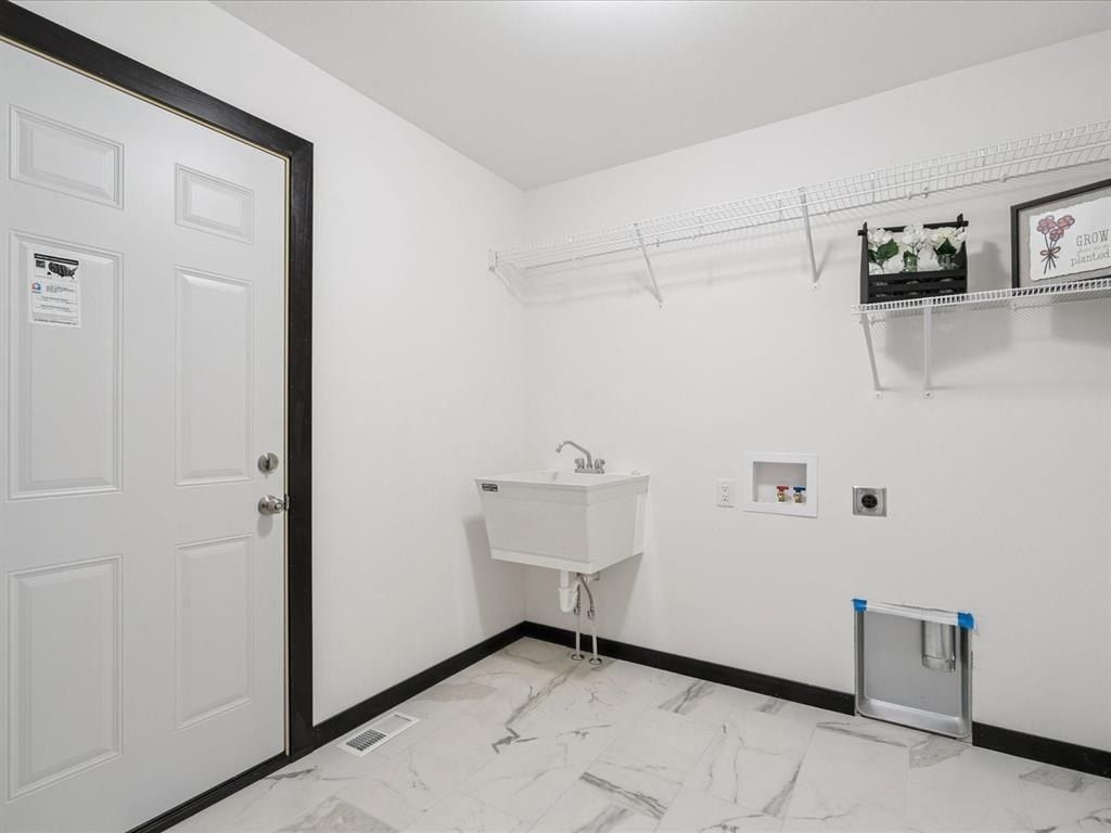 1823 Glen Rock Dr. Marion, IA 52302