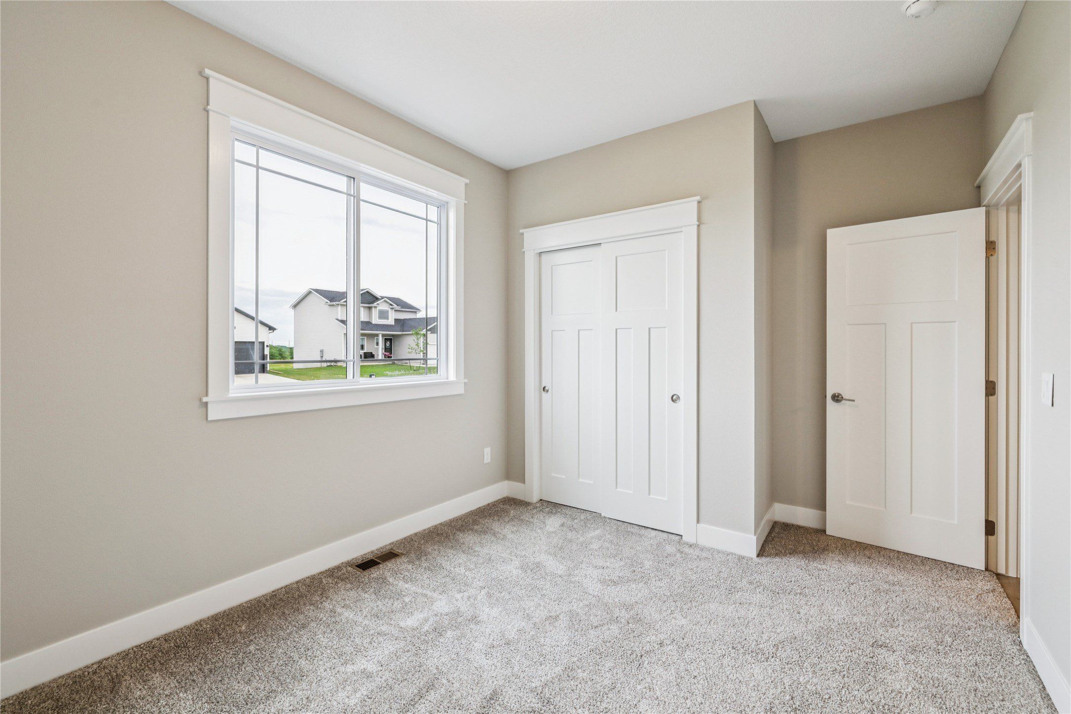 2311 N 8Th Avenue E. Newton, IA 50208