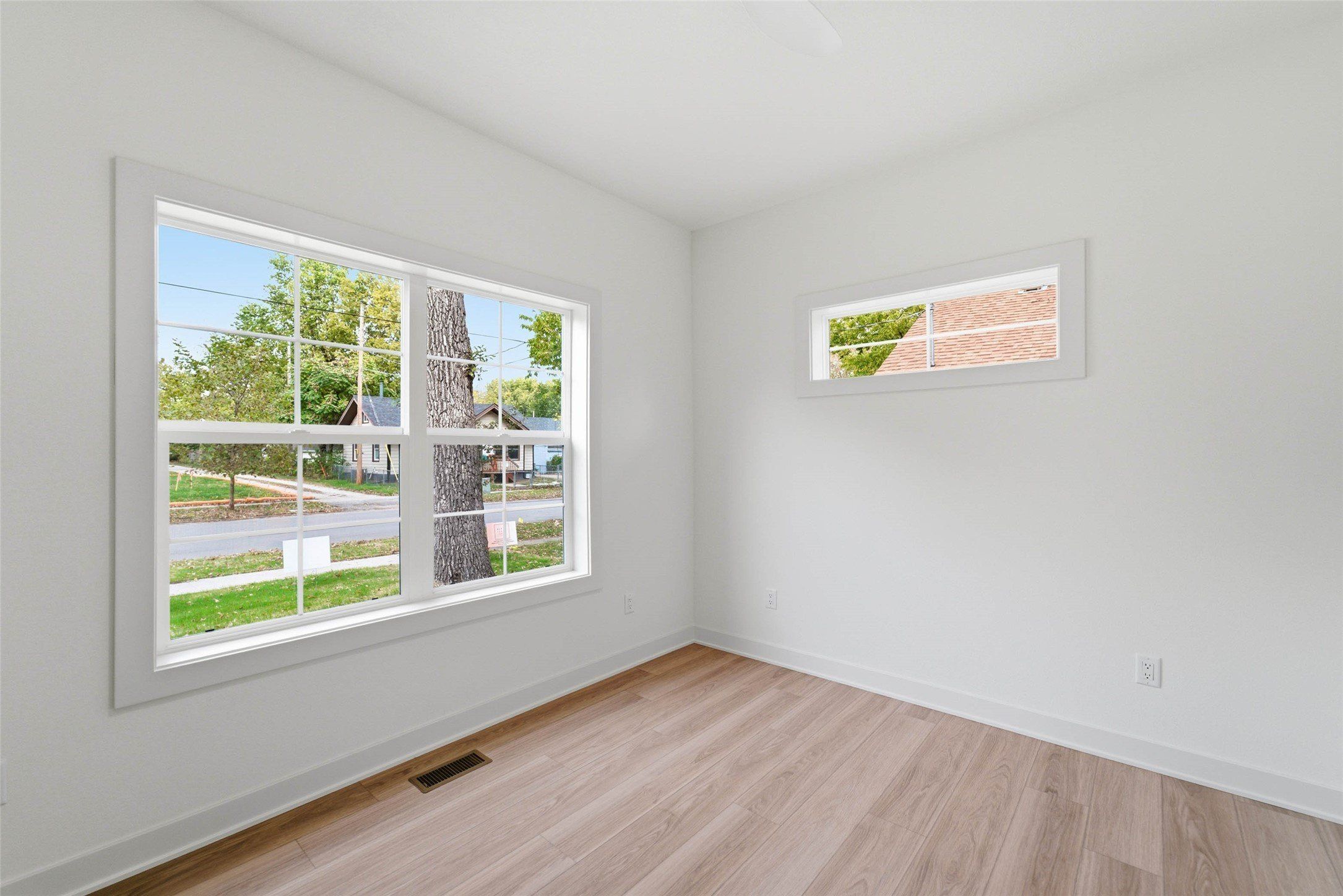 914 Douglas Avenue. Des Moines, IA 50313