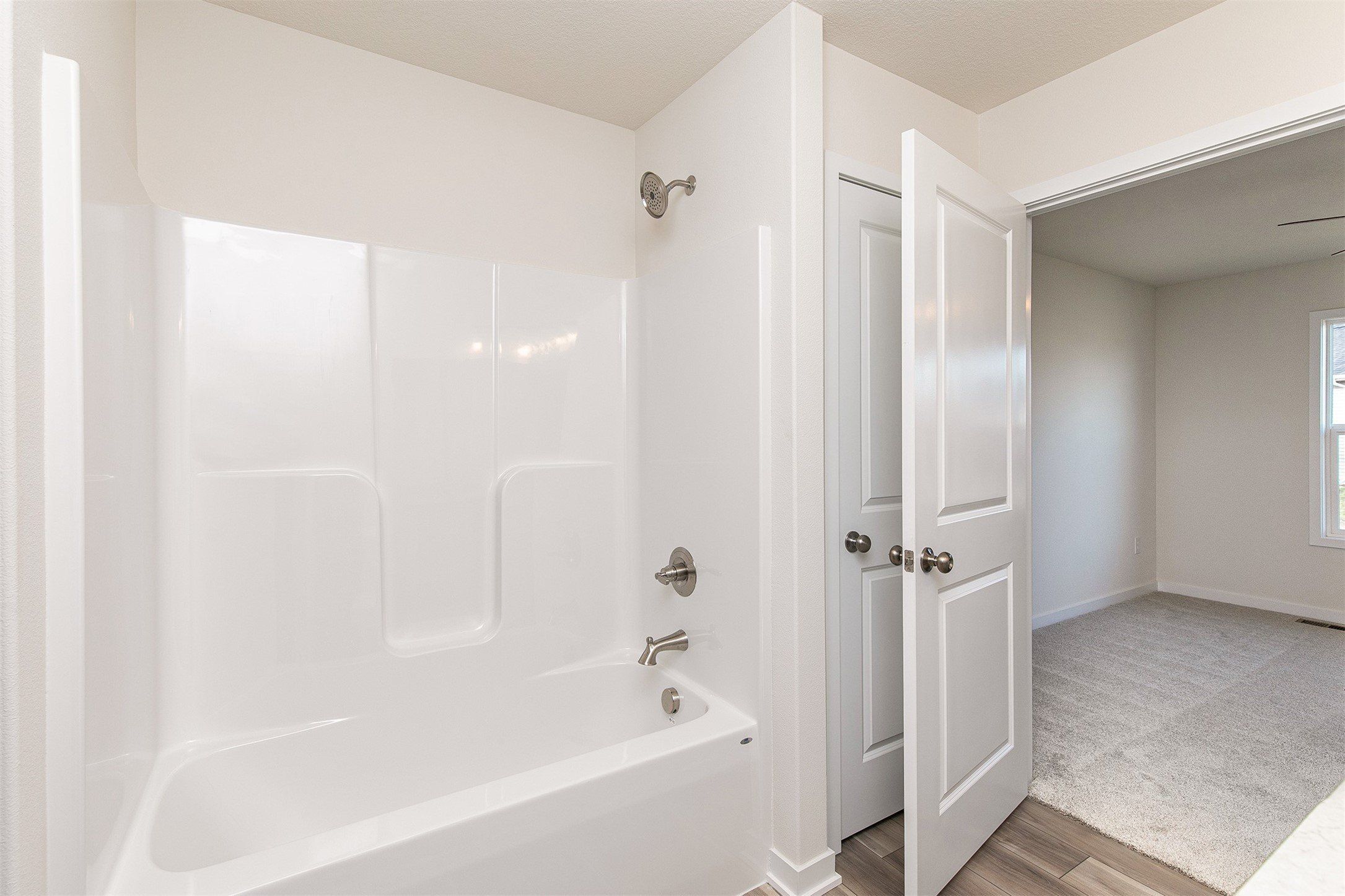 415 Commons Drive. Carlisle, IA 50047