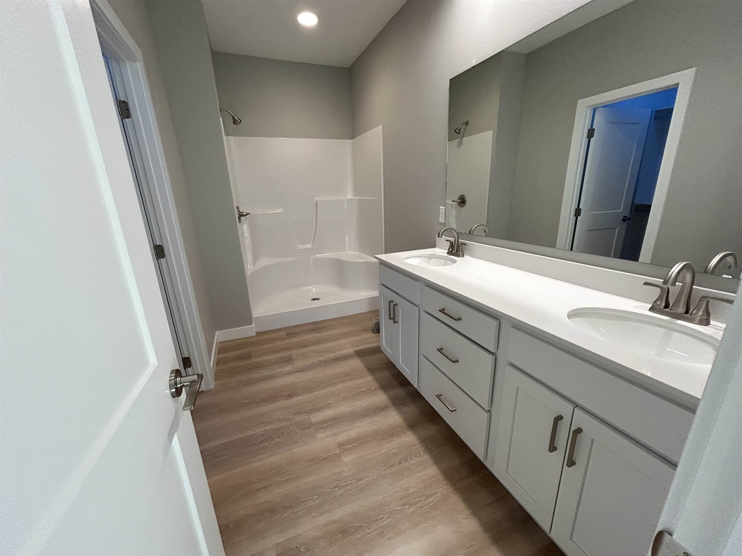 2412 Hinrich Ct. Sioux City, IA 51103