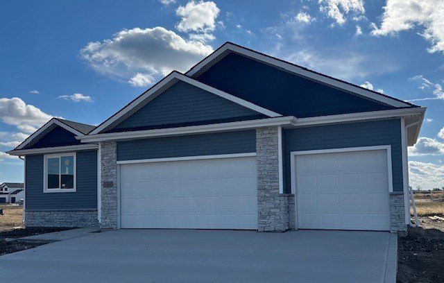 1490 Locust Street. Waukee, IA 50263