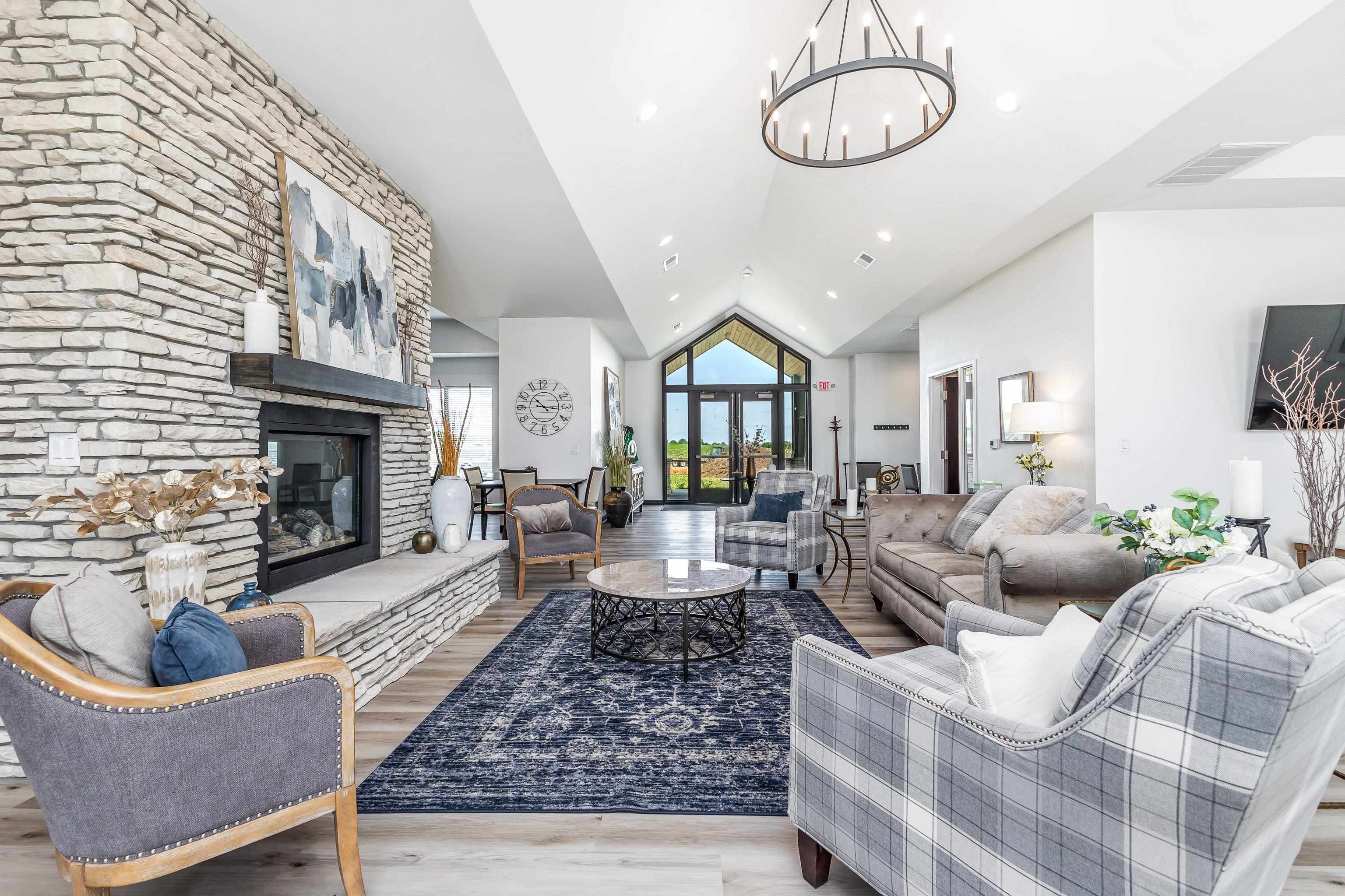 3669 Vintage. Dubuque, IA 52002