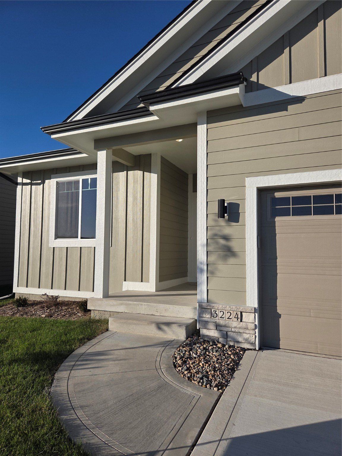 3224 Ne Fawn Lane. Ankeny, IA 50021