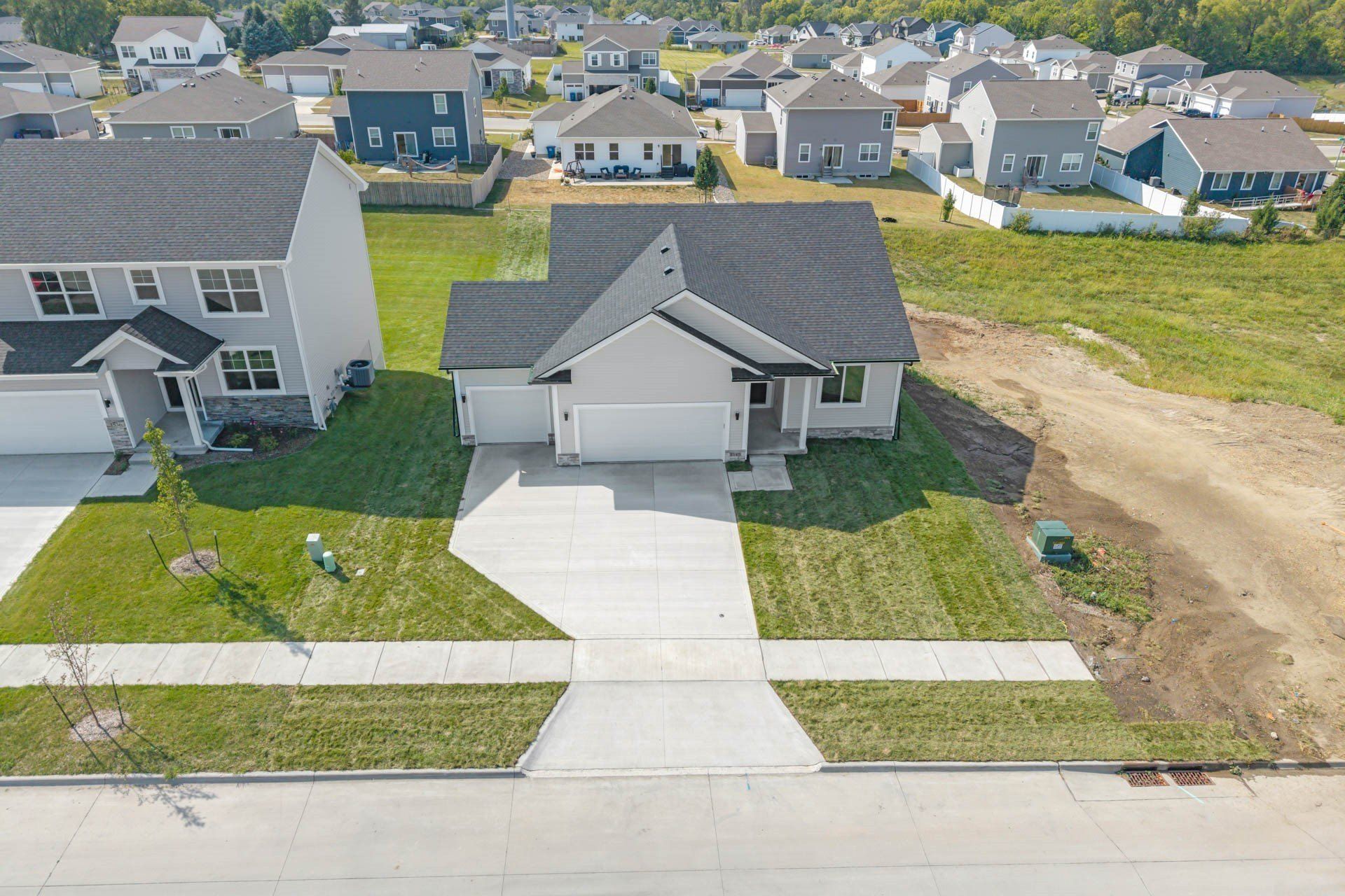 2540 E 50Th Court. Des Moines, IA 50317