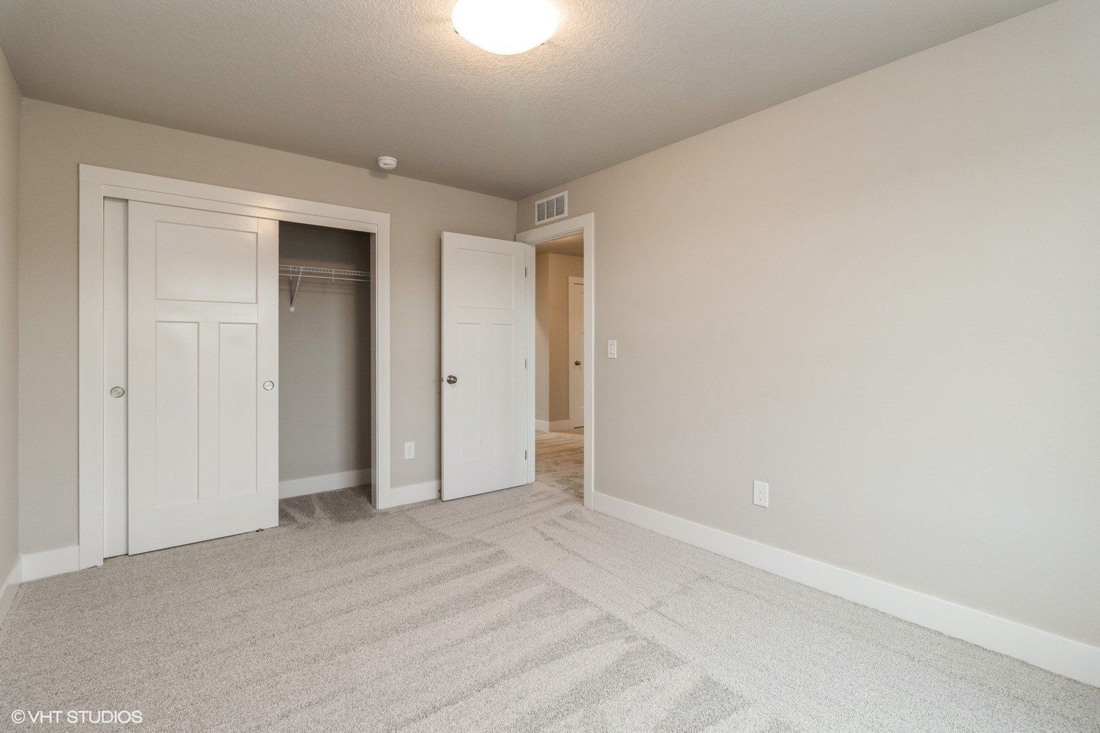 5656 Brook View Avenue. Des Moines, IA 50317