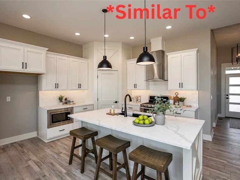 708 Ne Doe Pointe Drive. Ankeny, IA 50021