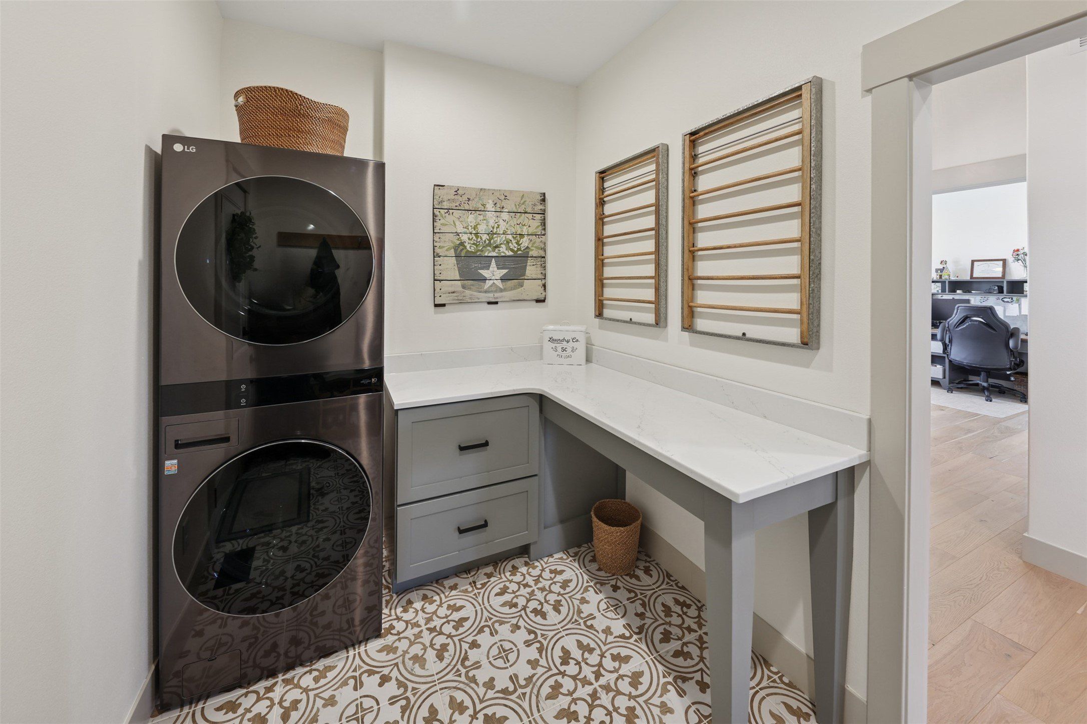 7141 Catalina Court. Pleasant Hill, IA 50327