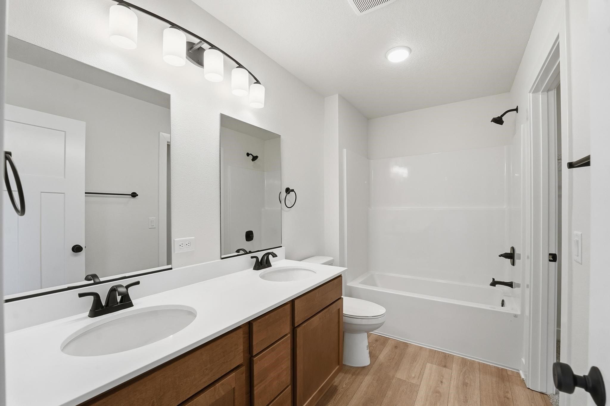 713 Campusside Place. Norwalk, IA 50211