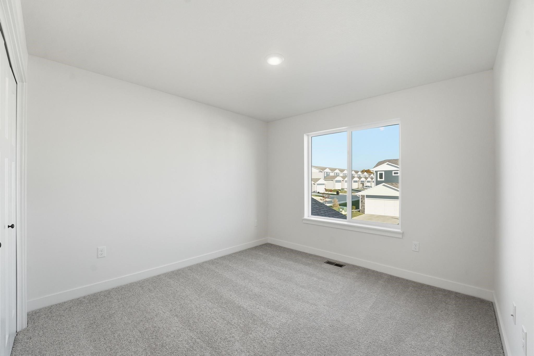 804 Campusside Place. Norwalk, IA 50211