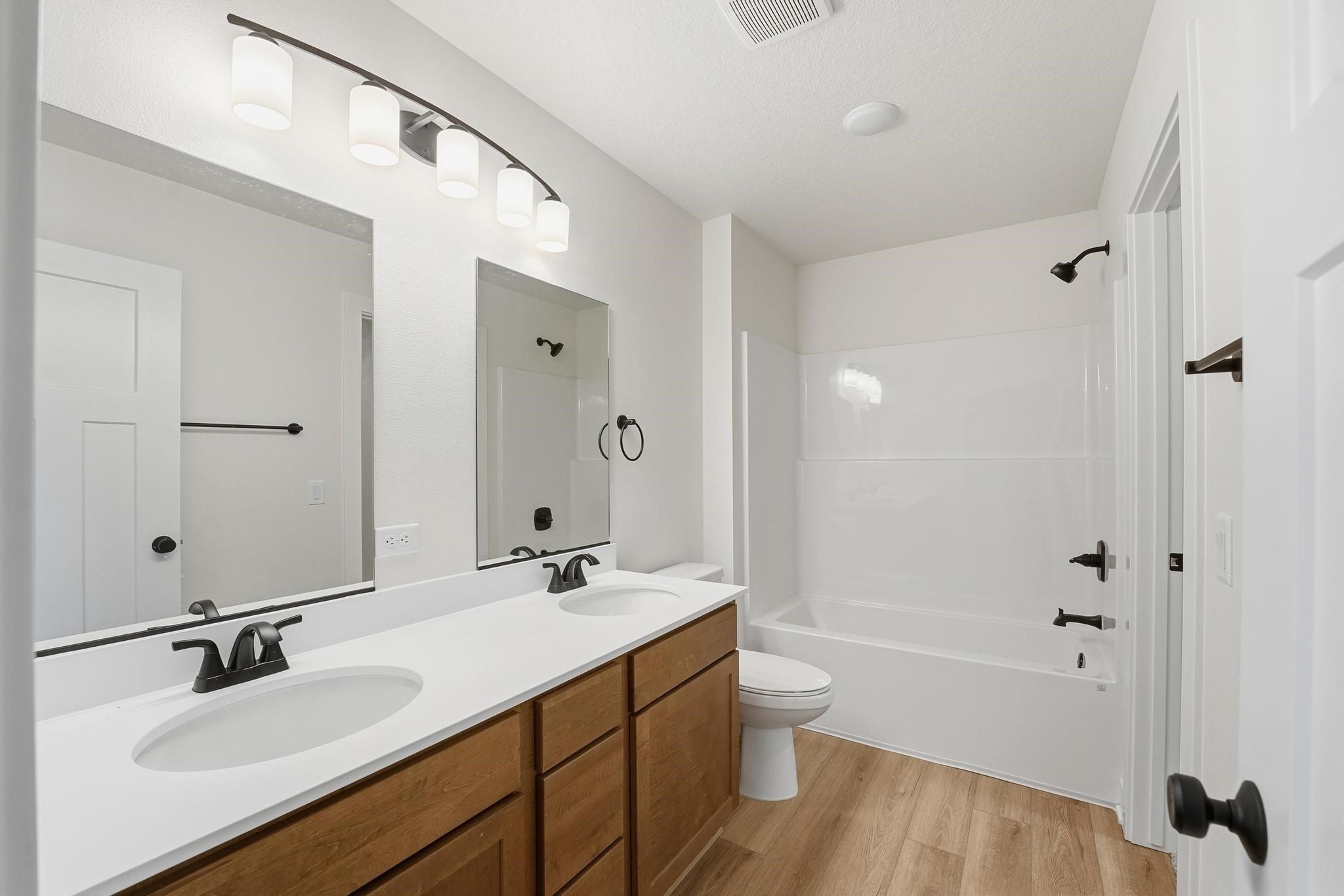 719 Campusside Place. Norwalk, IA 50211