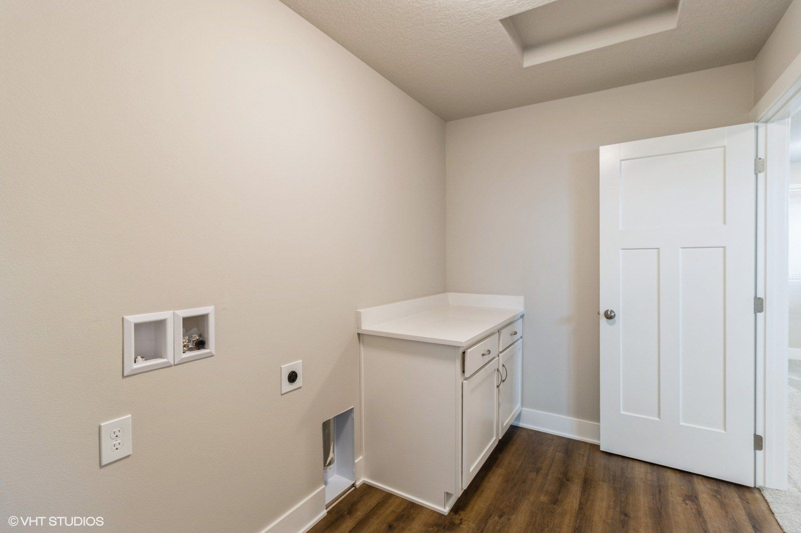 15019 Springbrook Trail. Urbandale, IA 50323