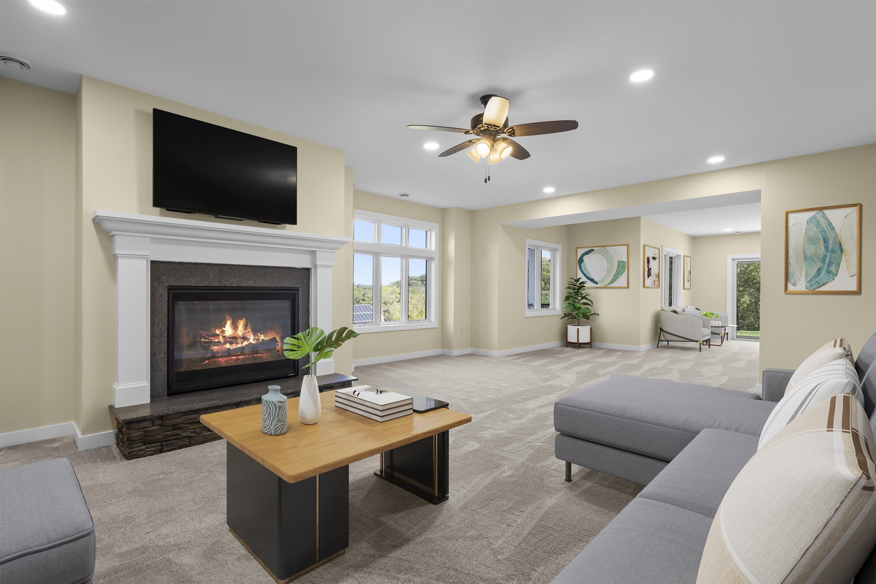 1730 Creek Wood. Dubuque, IA 52003