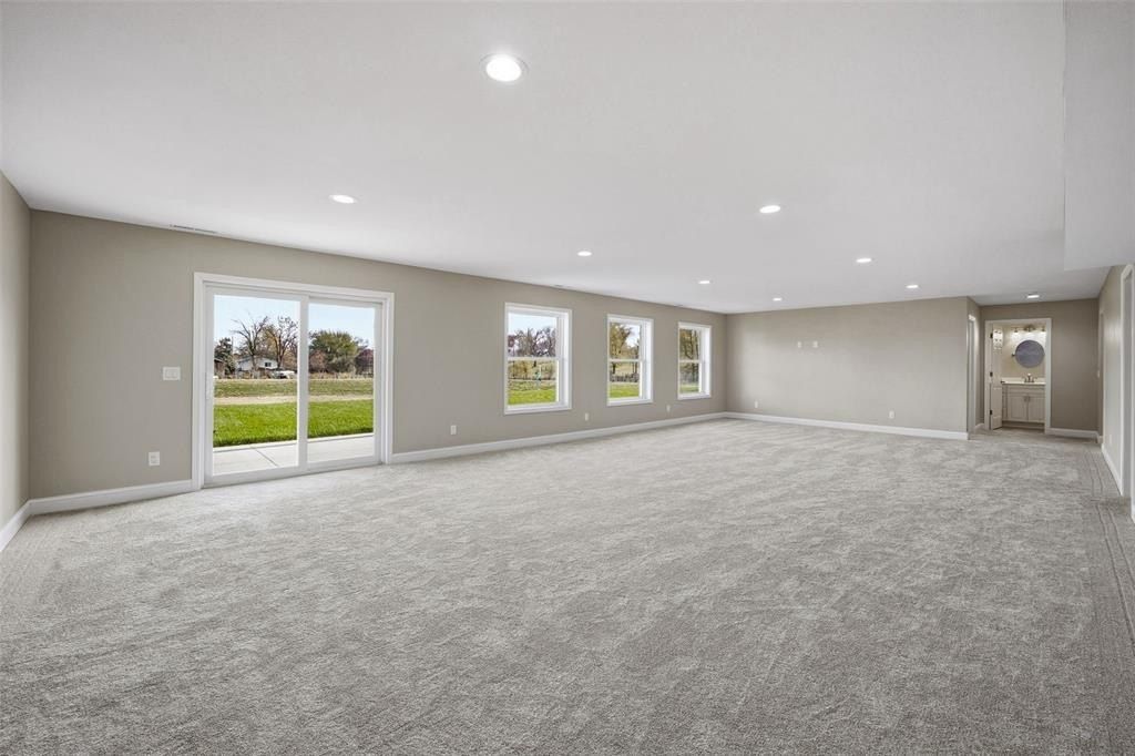 2416 Kestrel Drive Se. Cedar Rapids, IA 52403