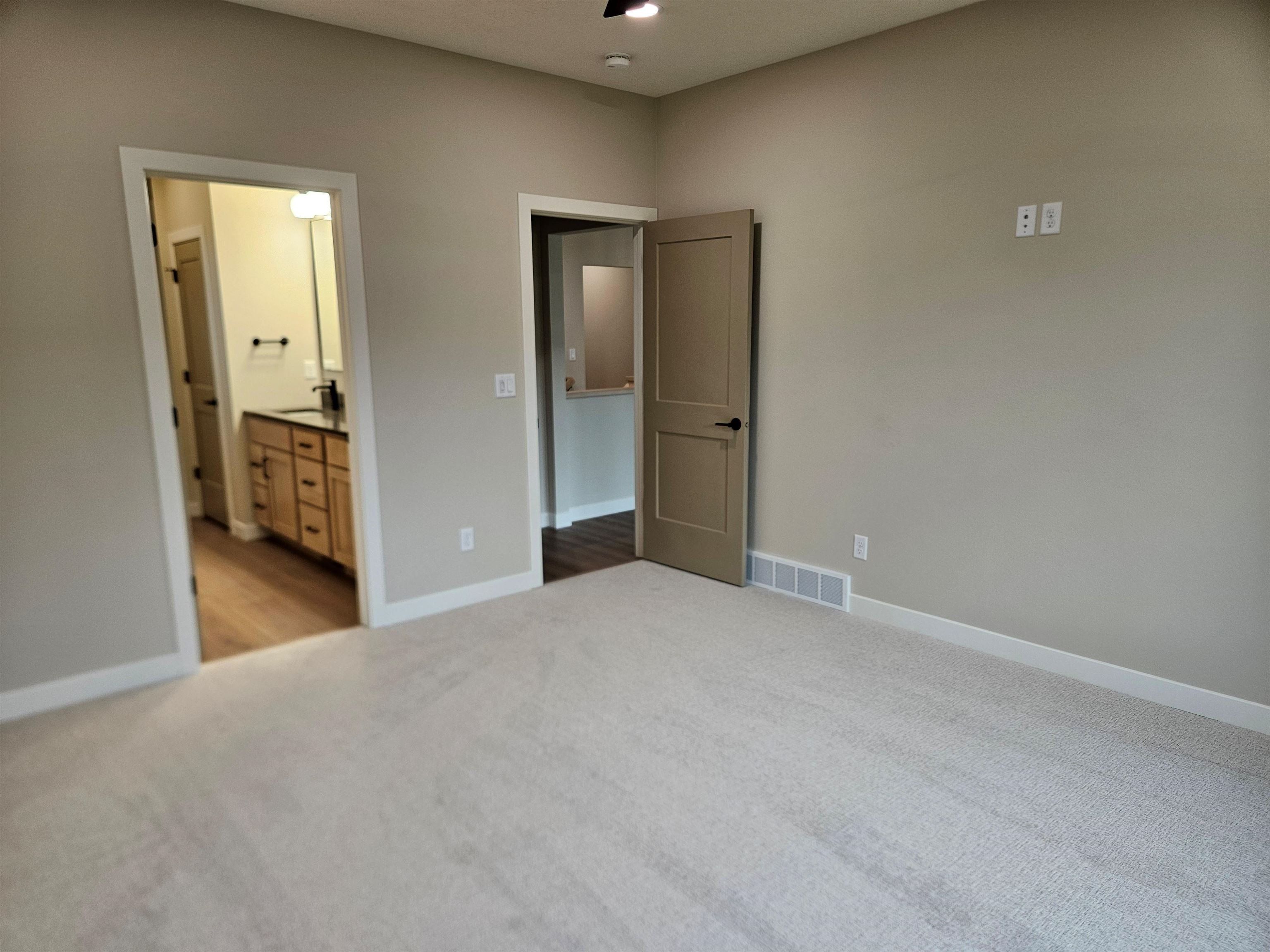 1215 Blackhawk Court. Hinton, IA 51024