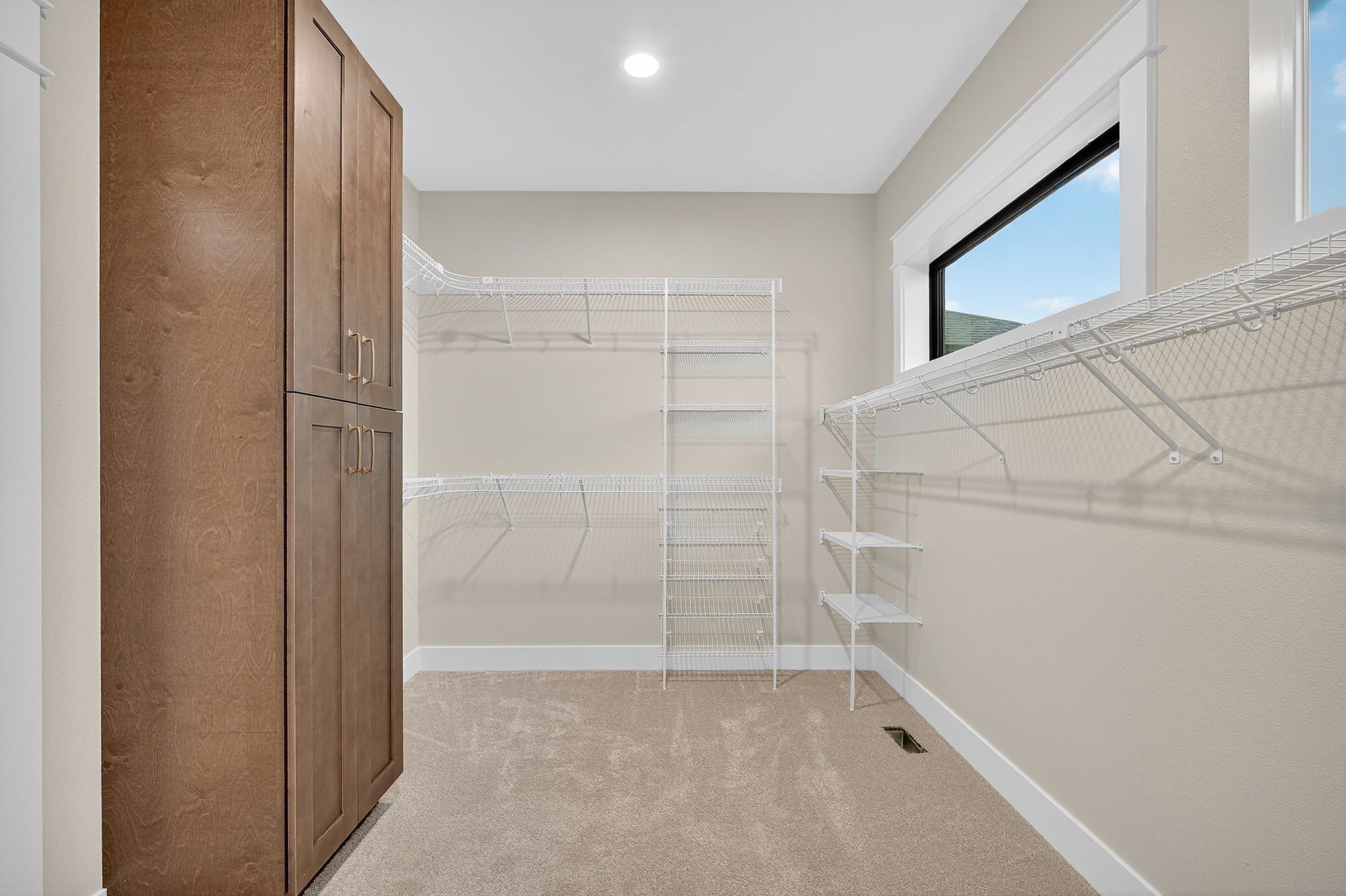 3794 Nw 183Rd Street. Clive, IA 50325