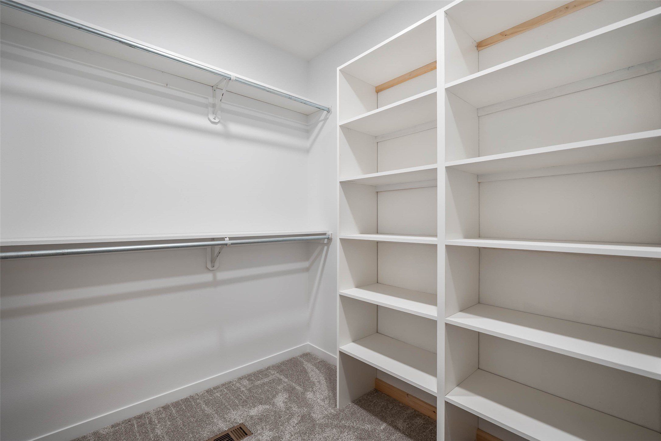 2367 N 10Th Avenue E. Newton, IA 50208