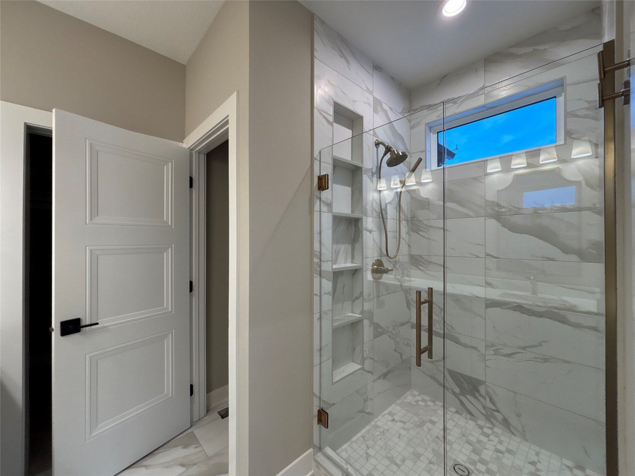 347 S Cedar Ridge Cove. West Des Moines, IA 50266