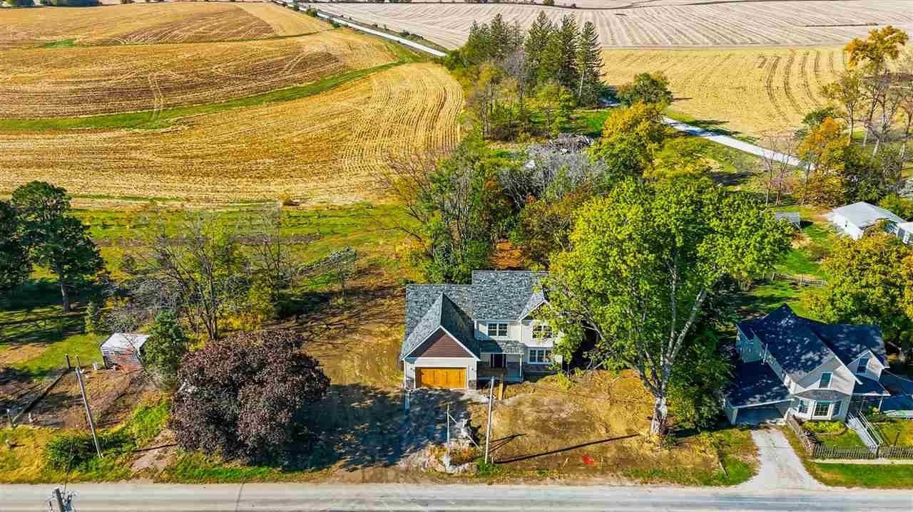 3149 Oasis Rd Ne. West Branch, IA 52358