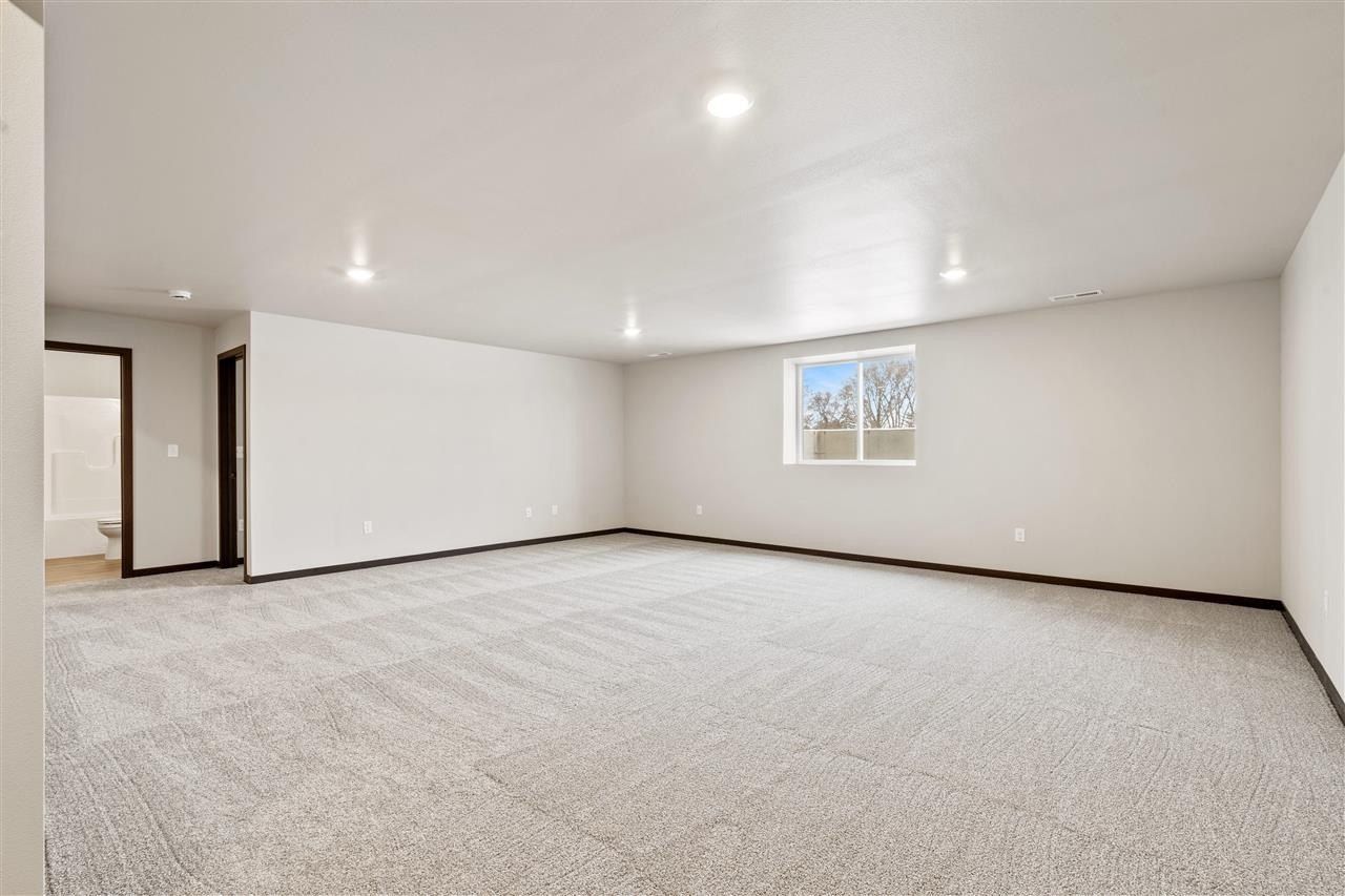 5021 Bluestem St Sw. Kalona, IA 52247