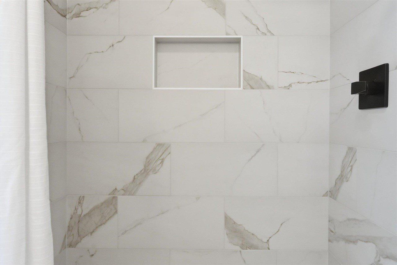 121 Hackberry Dr. Palo, IA 52324