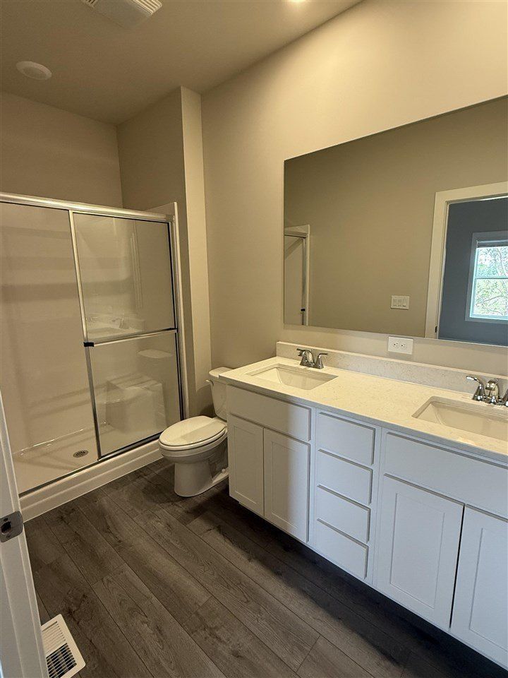 260 Knoll Ridge Dr. Hills, IA 52235