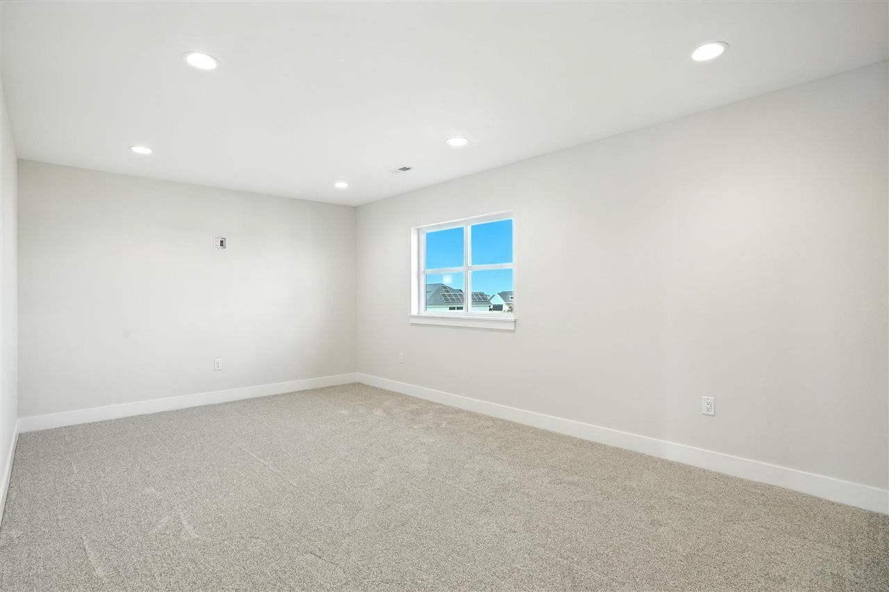 1700 Green Oak Pass. Tiffin, IA 52340