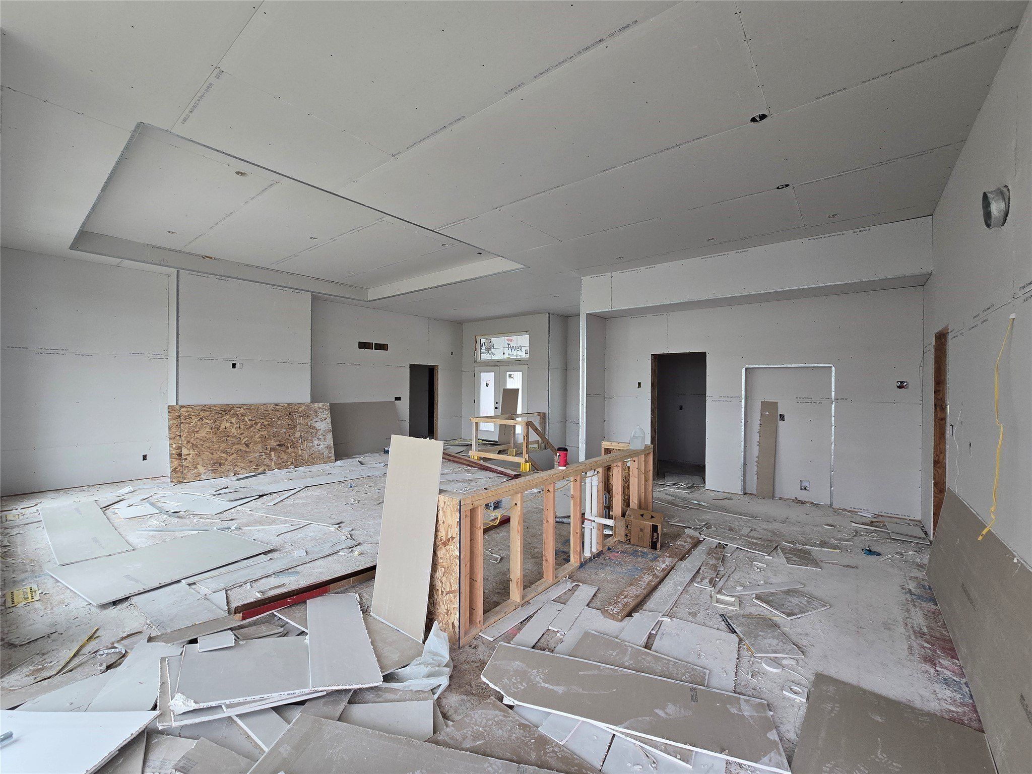 16207 Sharon Drive. Urbandale, IA 50323