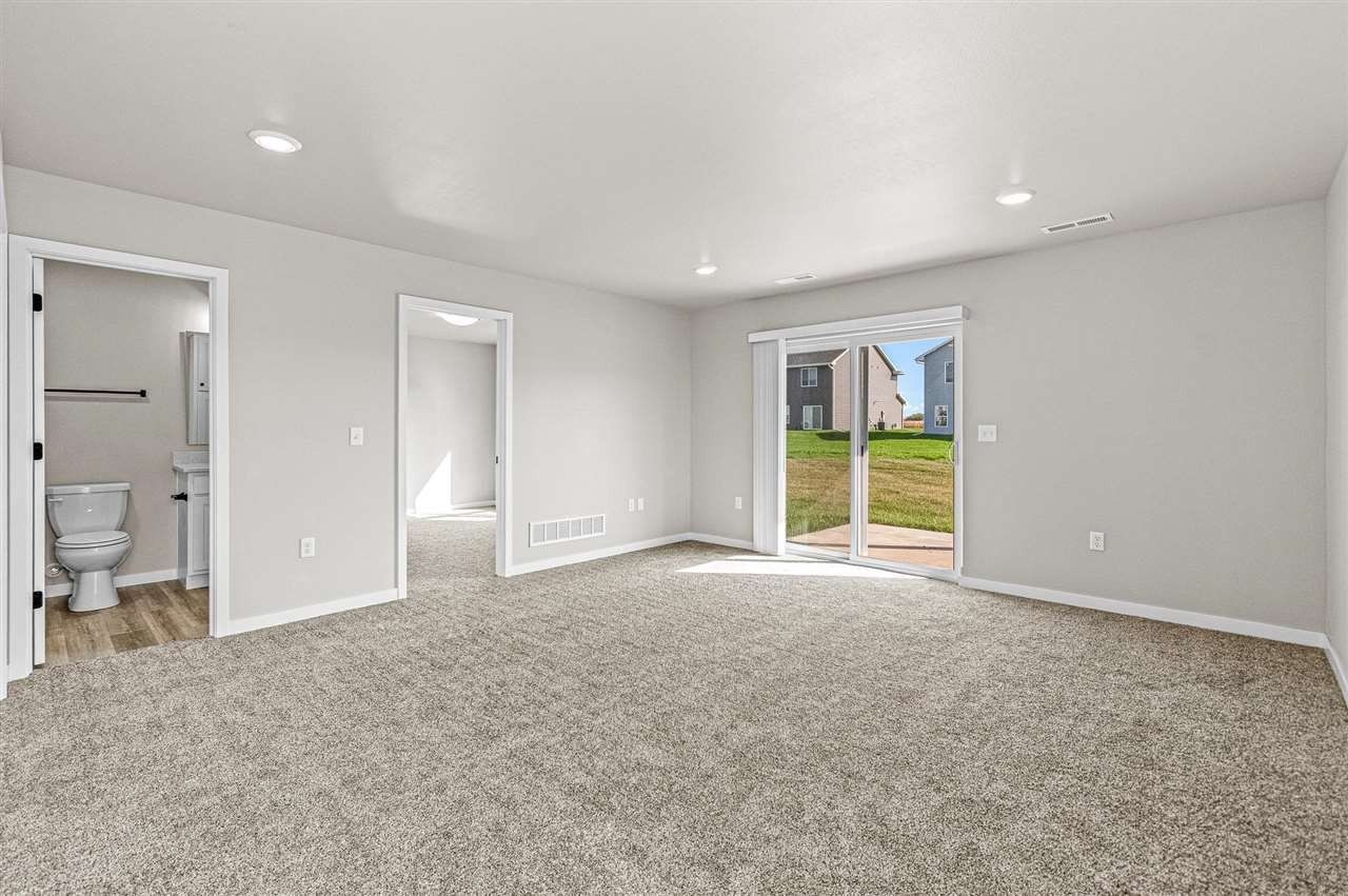 1432 Ruth Ave. North Liberty, IA 52317