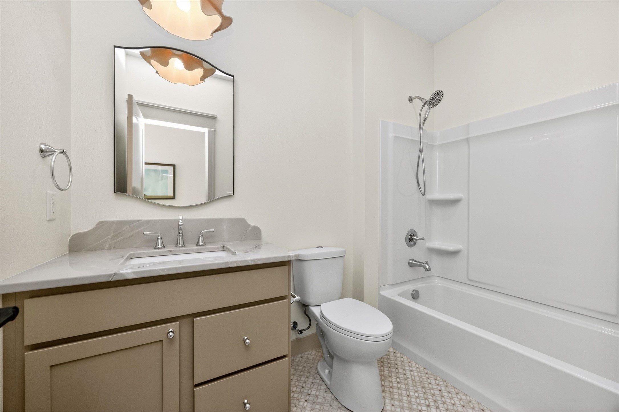 2920 Nw 27Th Court. Ankeny, IA 50023